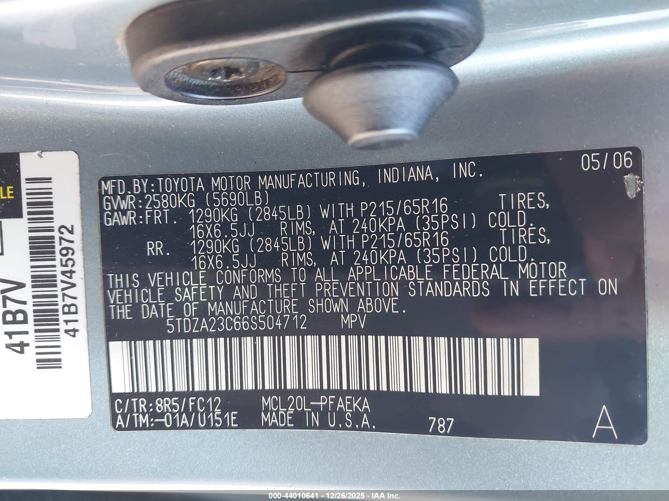 TOYOTA SIENNA image 9