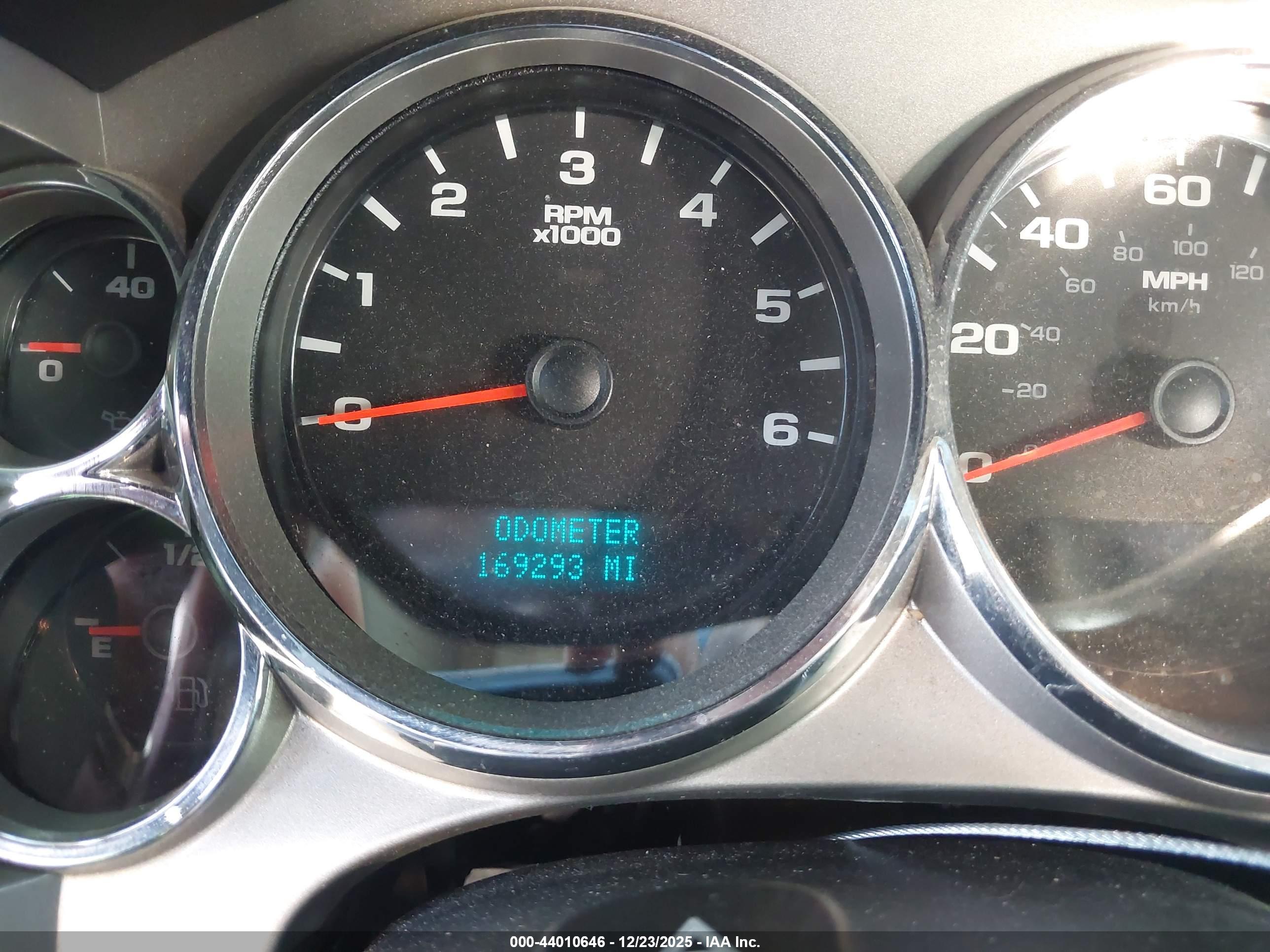 CHEVROLET SILVERADO image 7