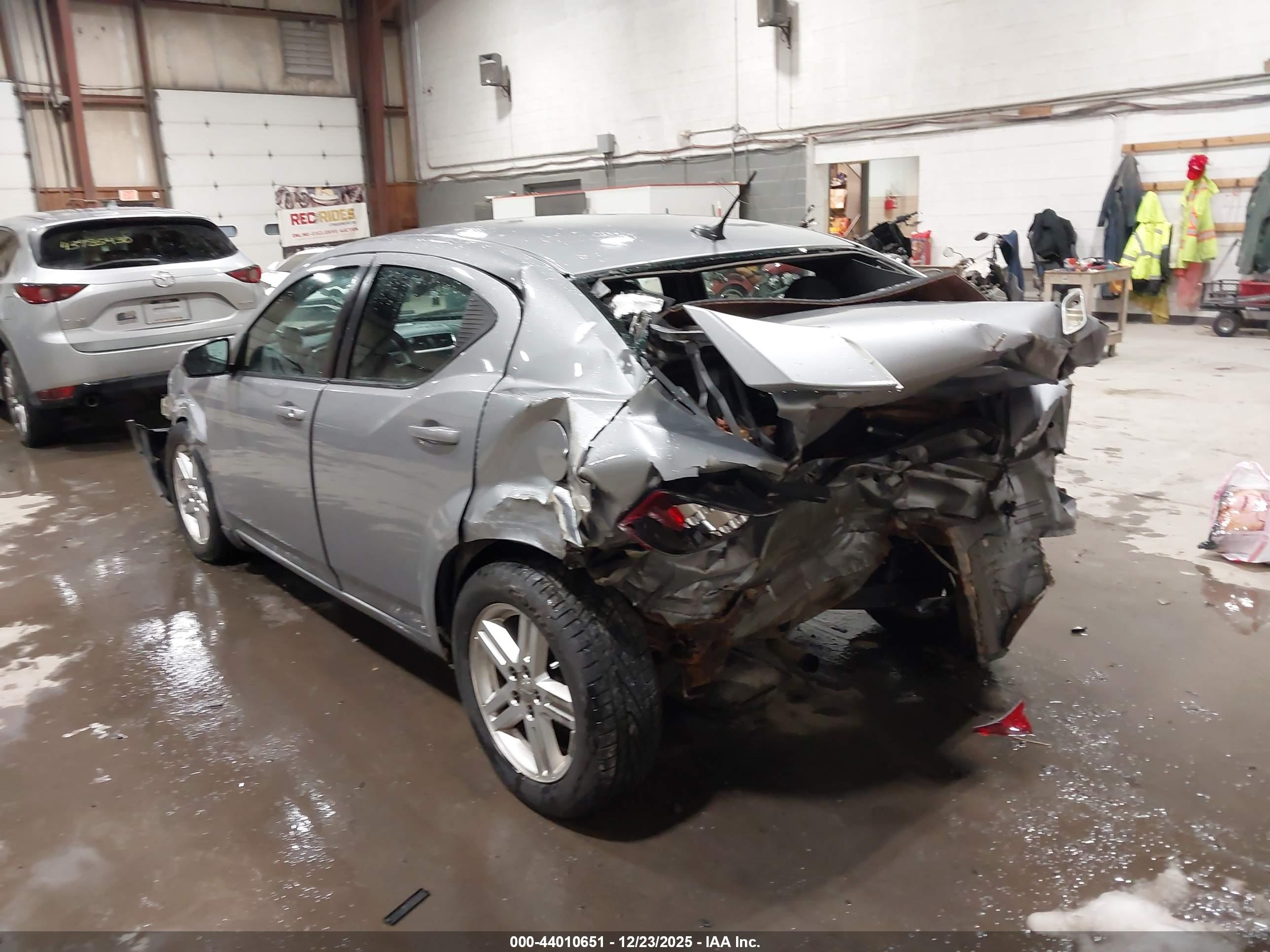 DODGE AVENGER image 3