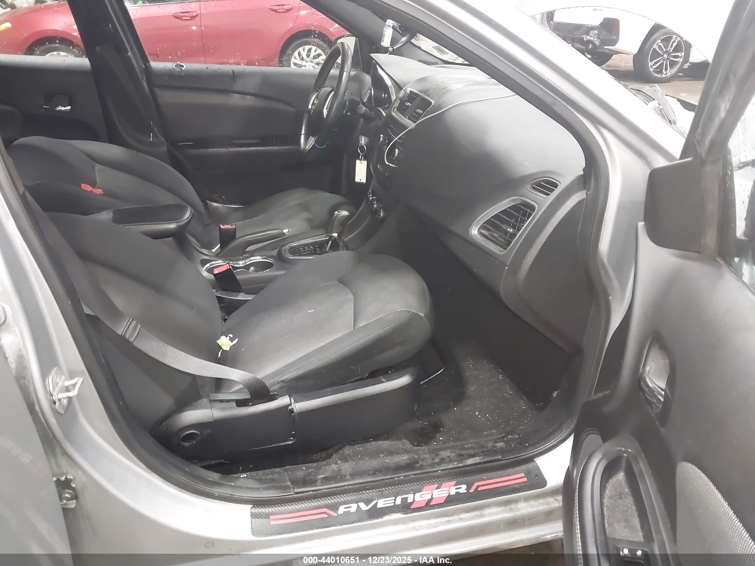 DODGE AVENGER image 5