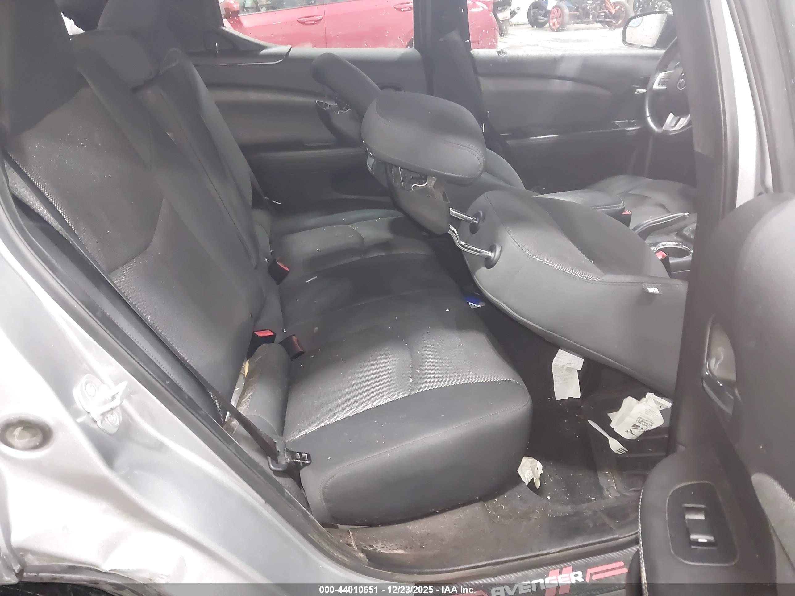 DODGE AVENGER image 8