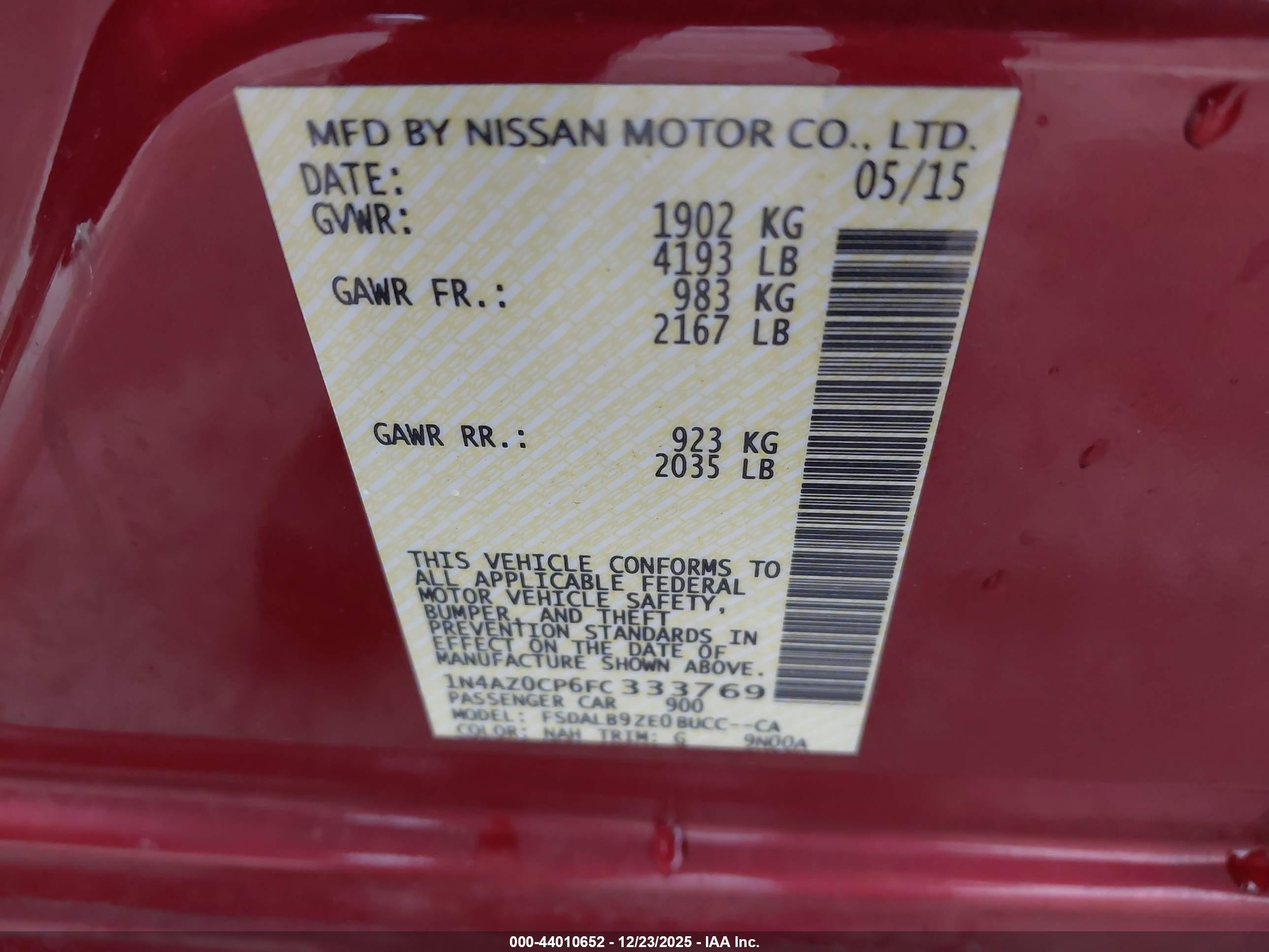 NISSAN LEAF image 9