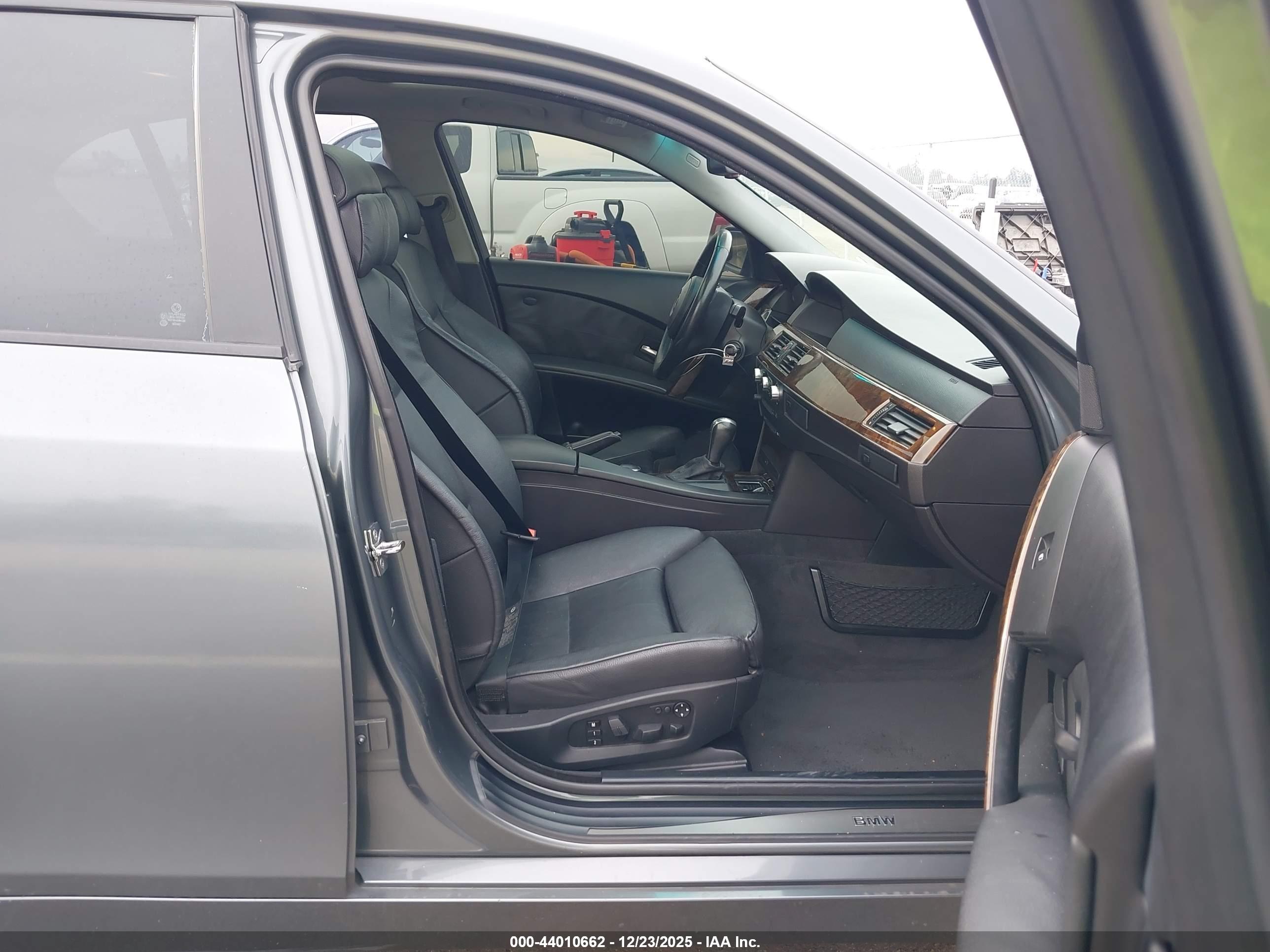 BMW 530I image 5