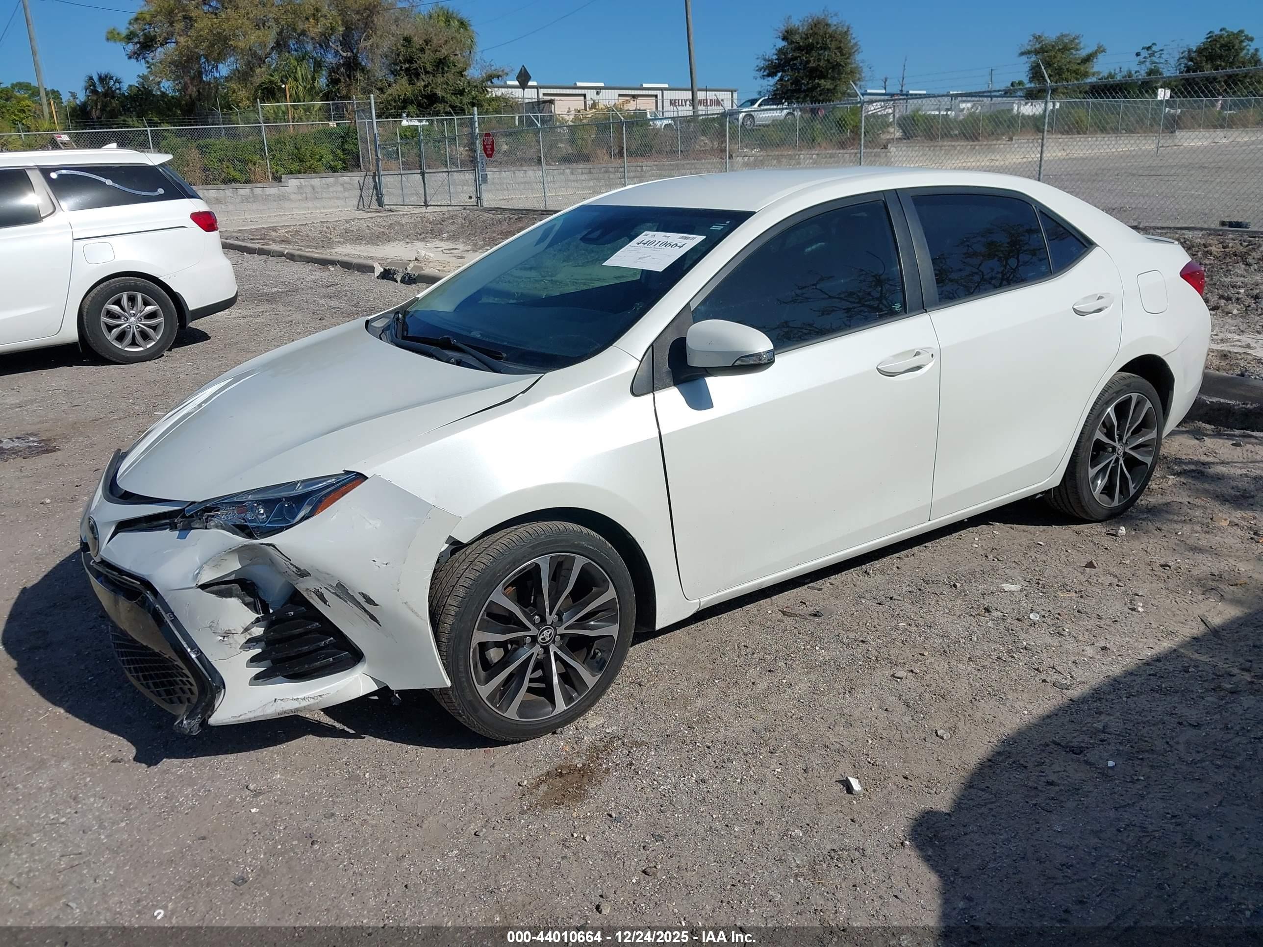TOYOTA COROLLA image 2