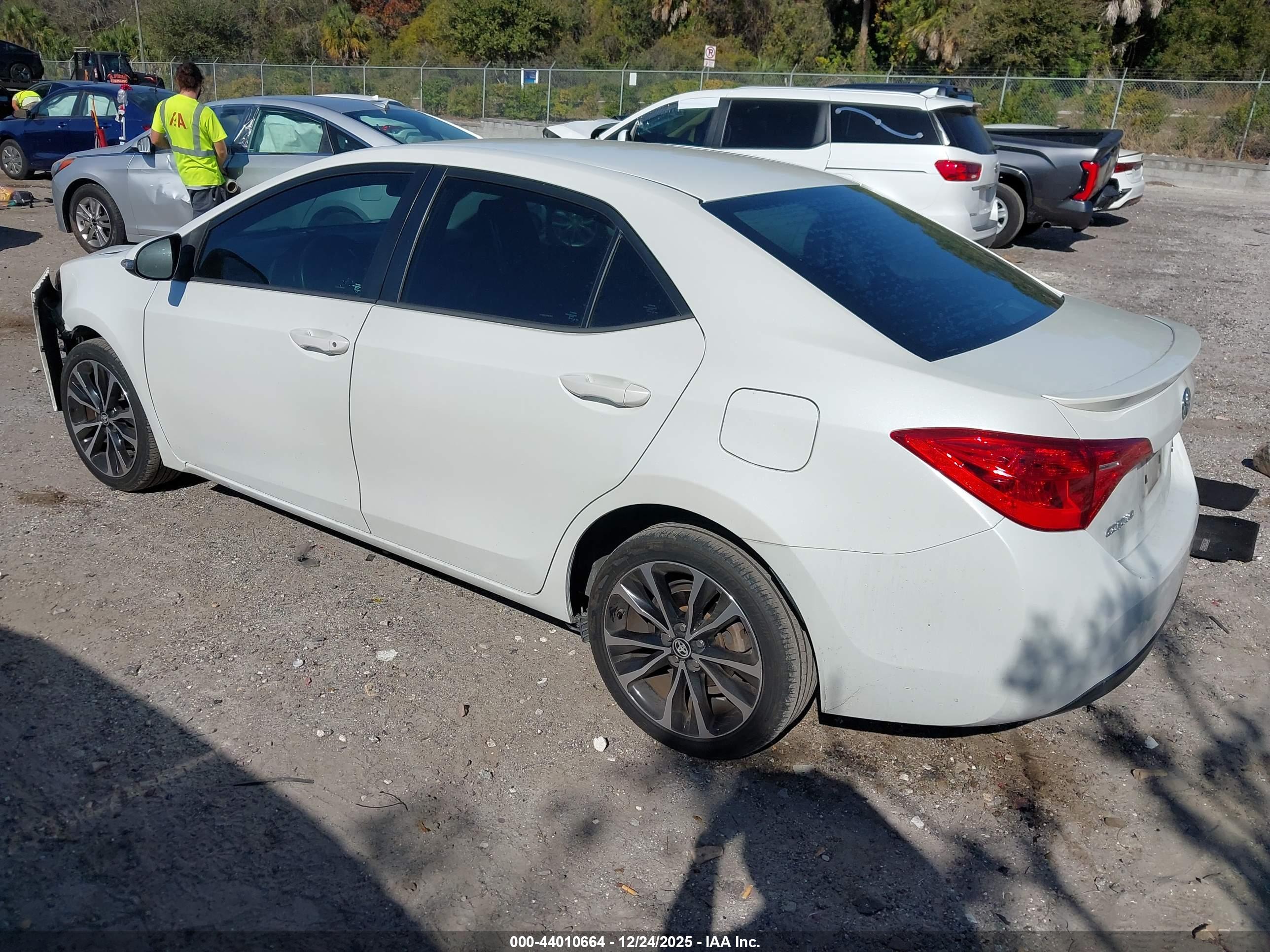 TOYOTA COROLLA image 3