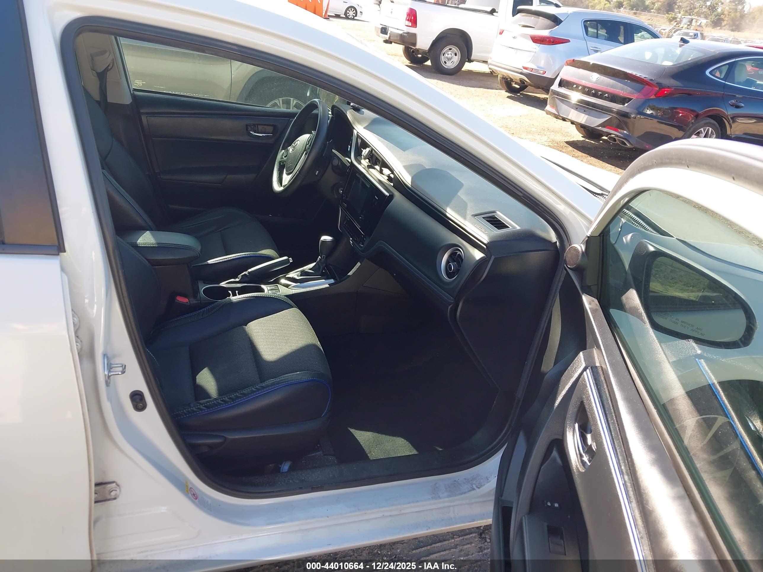 TOYOTA COROLLA image 5