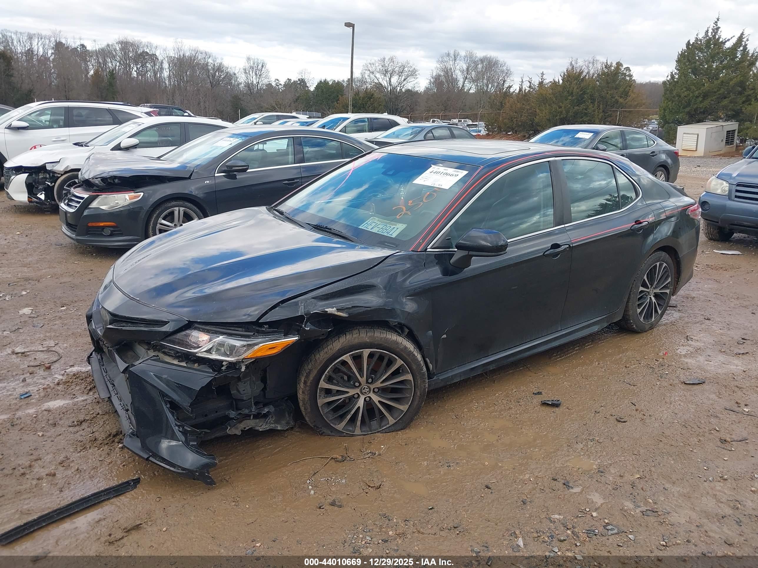 TOYOTA CAMRY image 2