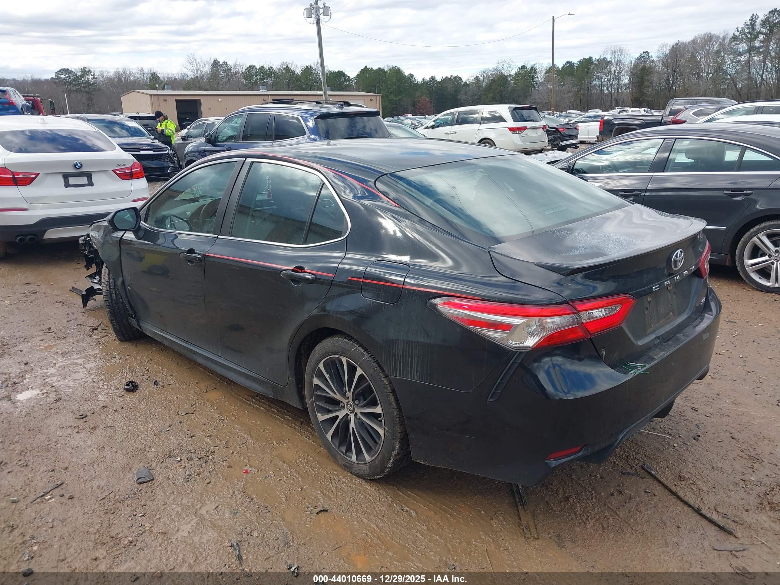TOYOTA CAMRY image 3