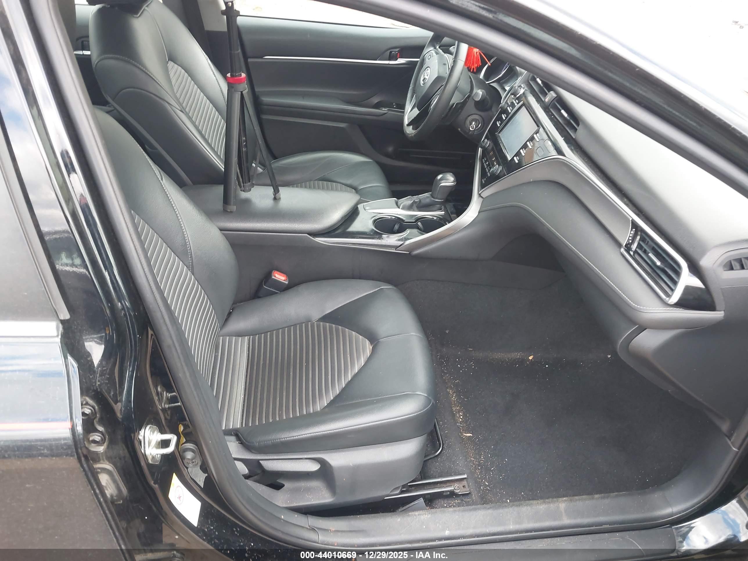 TOYOTA CAMRY image 5