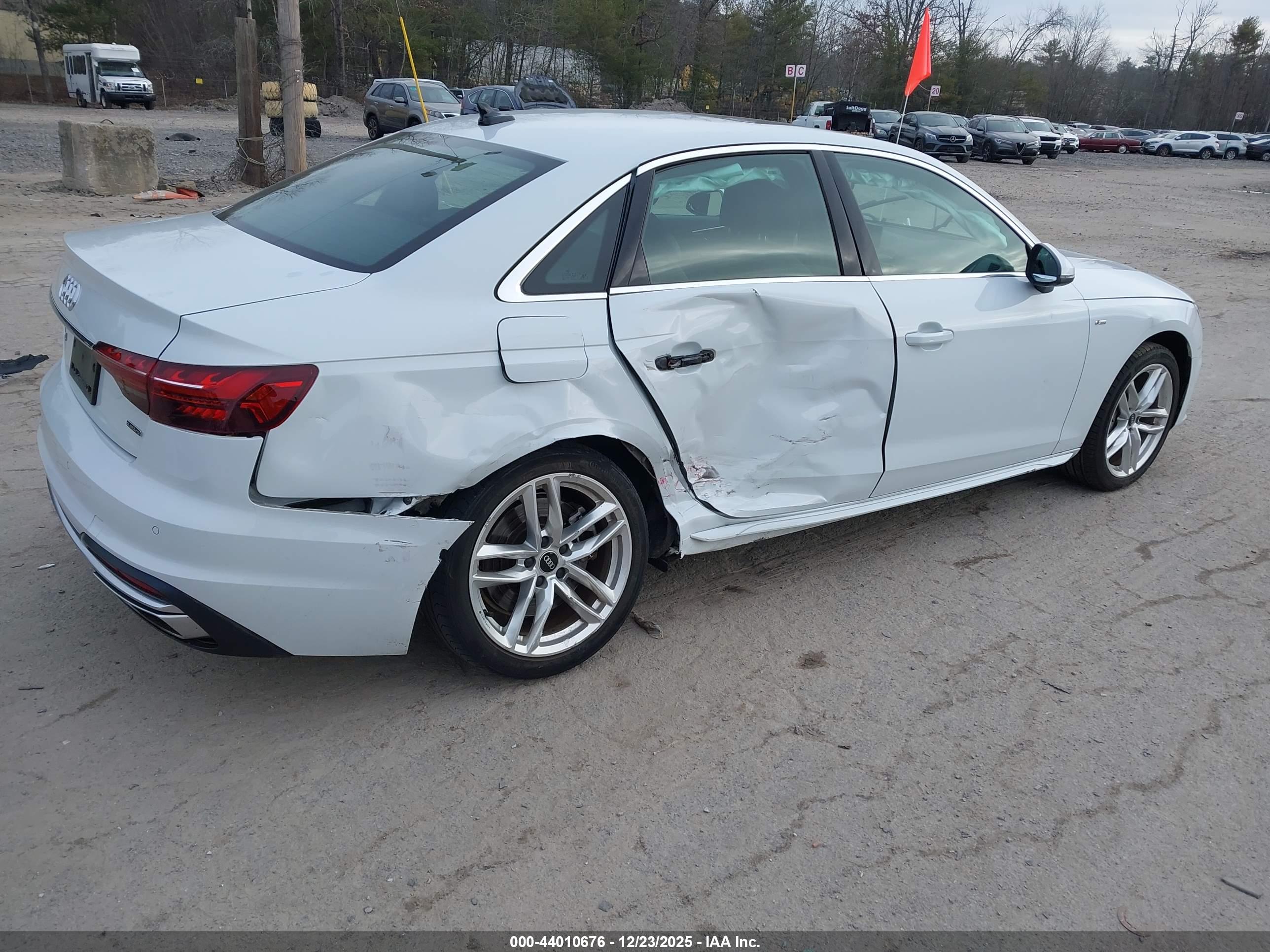 AUDI A4 image 4