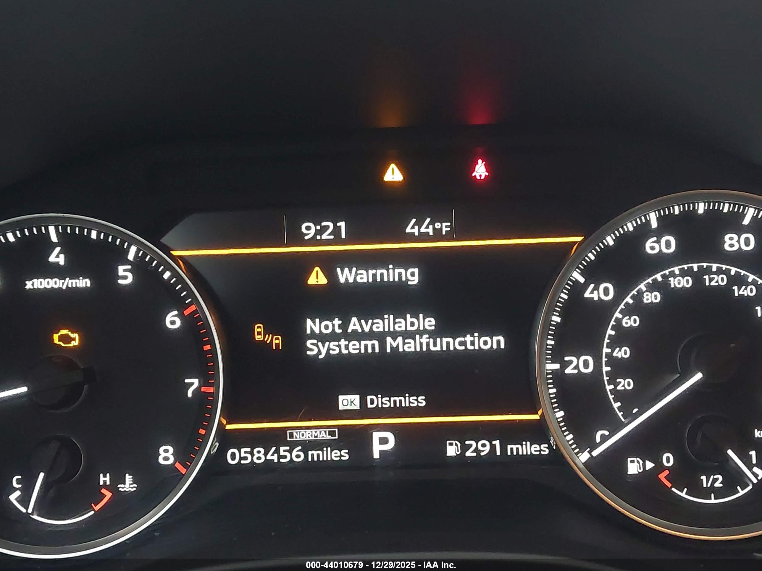 MITSUBISHI OUTLANDER image 7