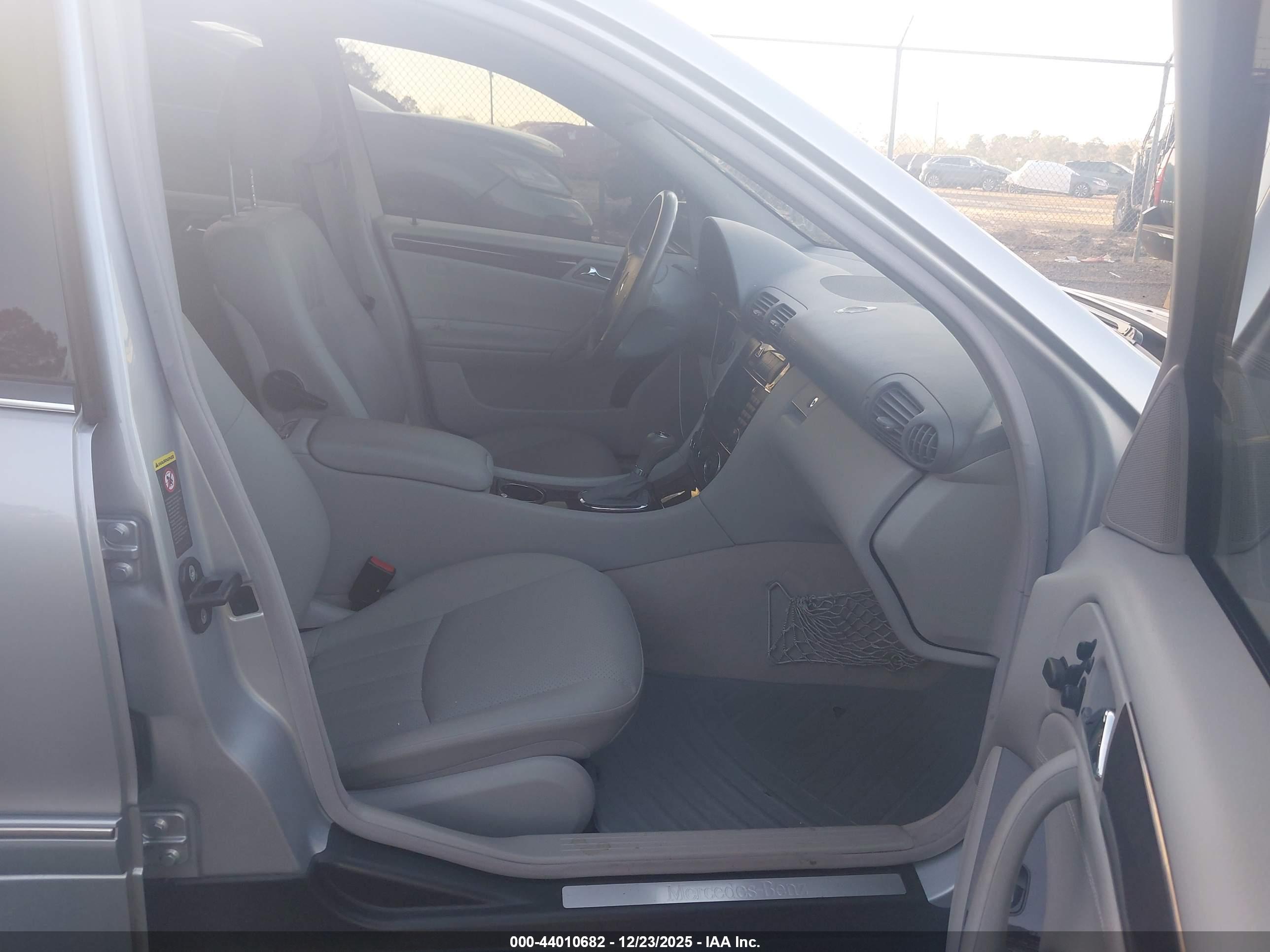 MERCEDES-BENZ C image 5