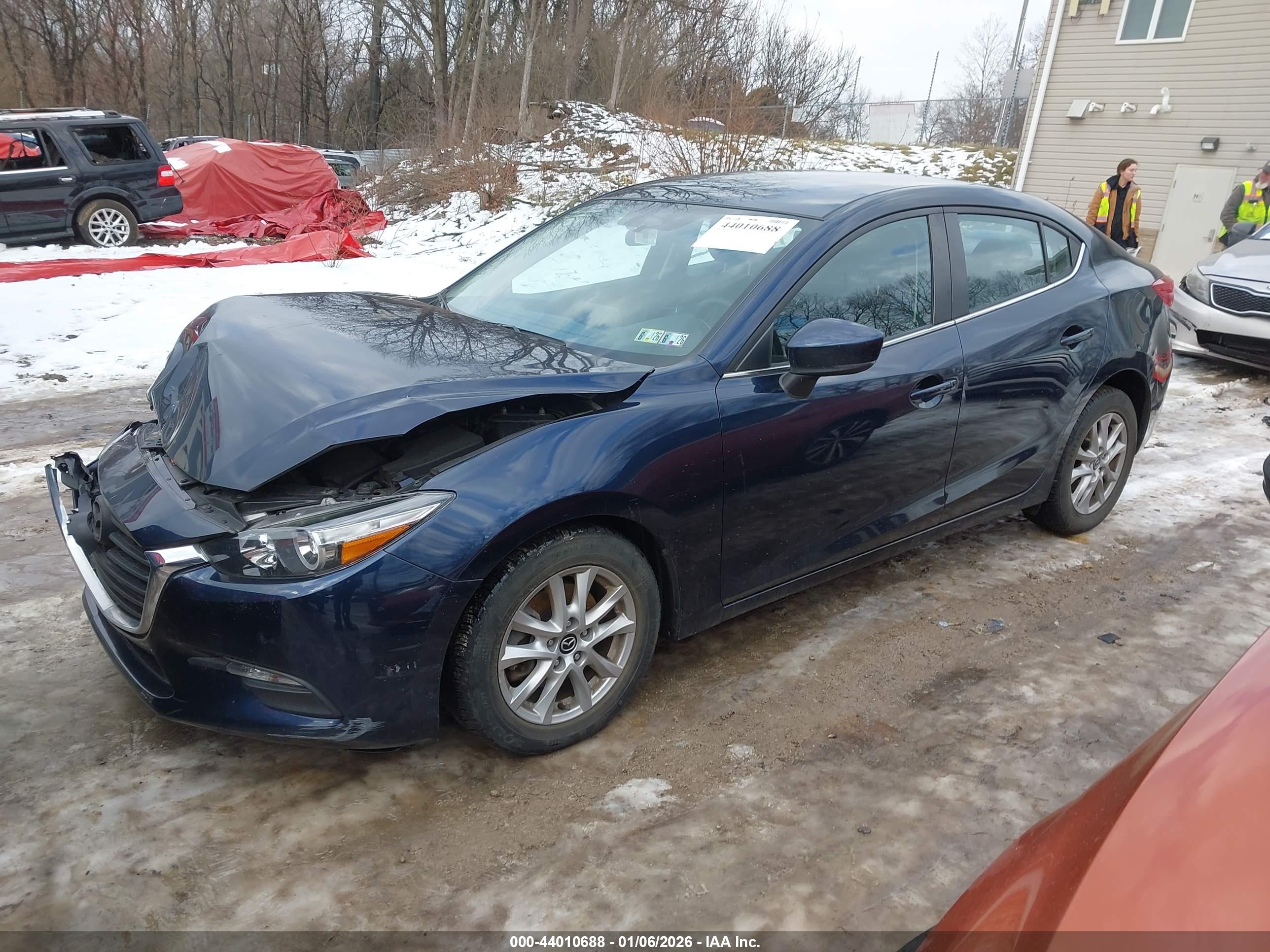 MAZDA MAZDA3 image 2