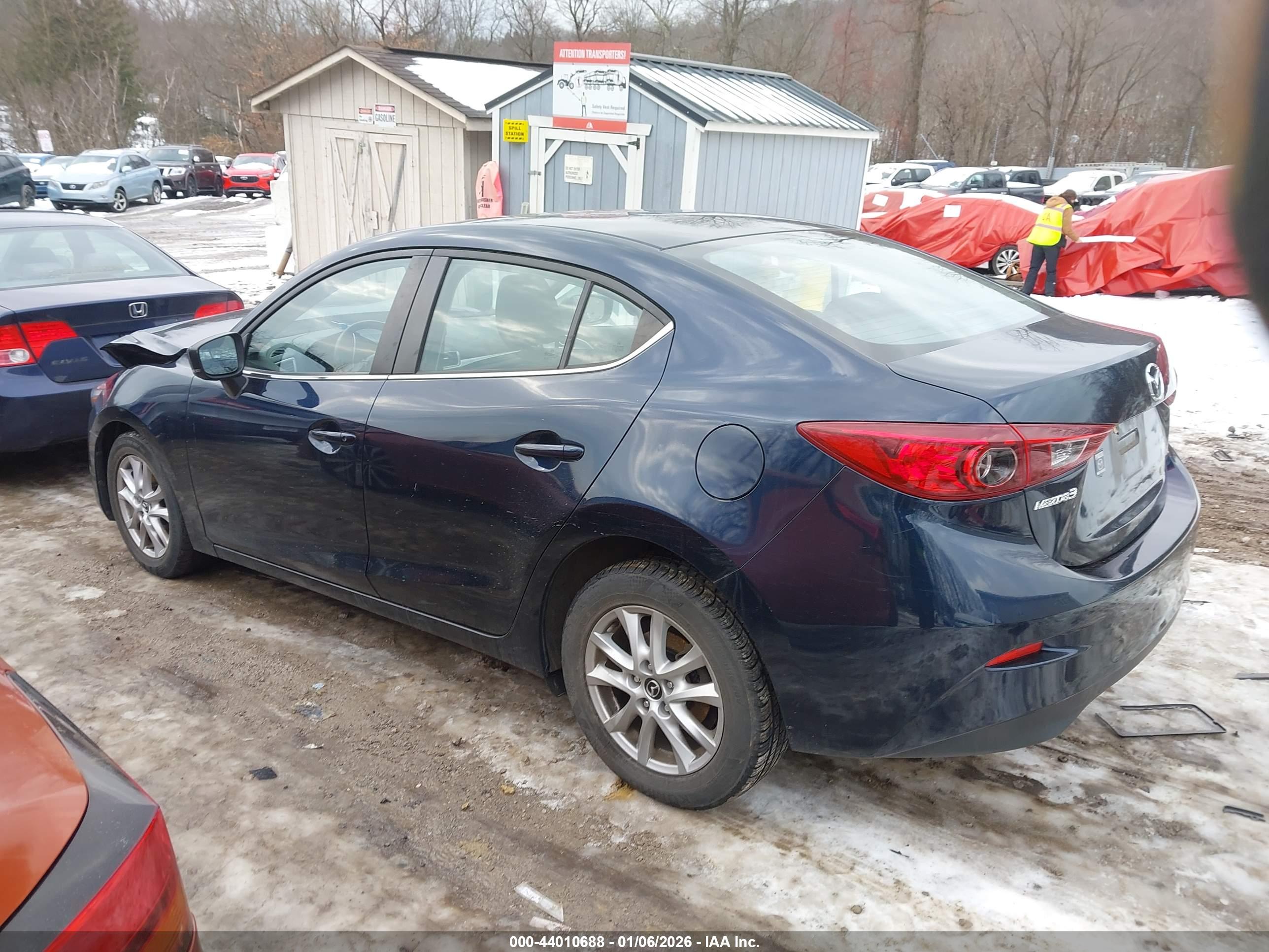 MAZDA MAZDA3 image 3