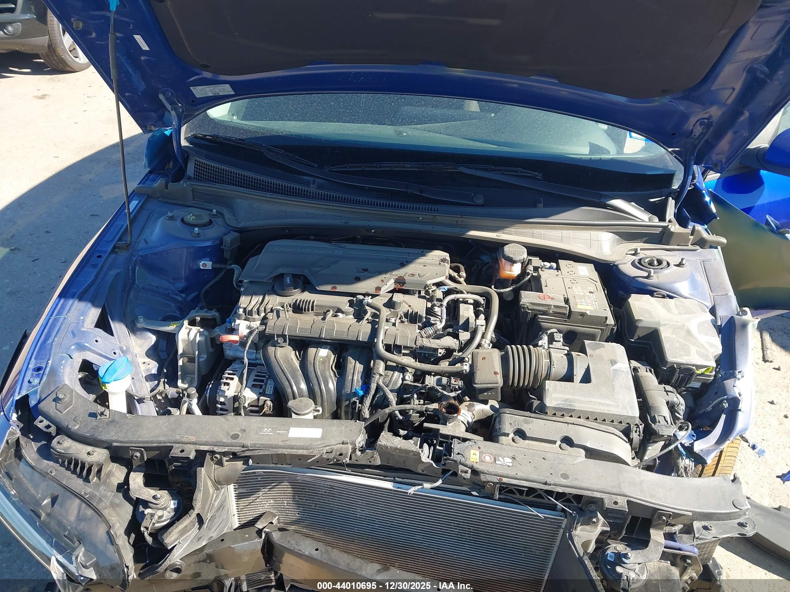 HYUNDAI ELANTRA image 10