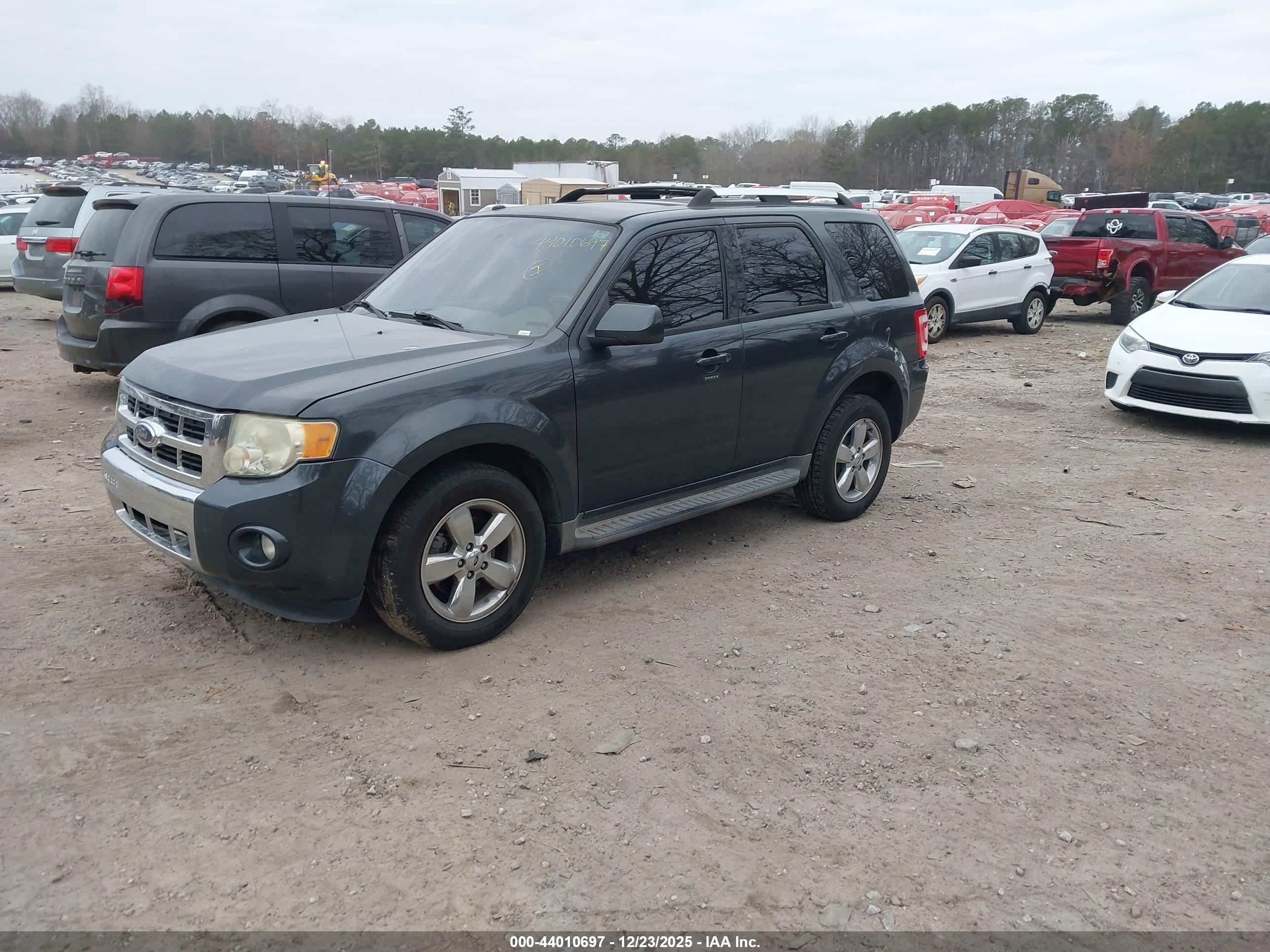 FORD ESCAPE image 2