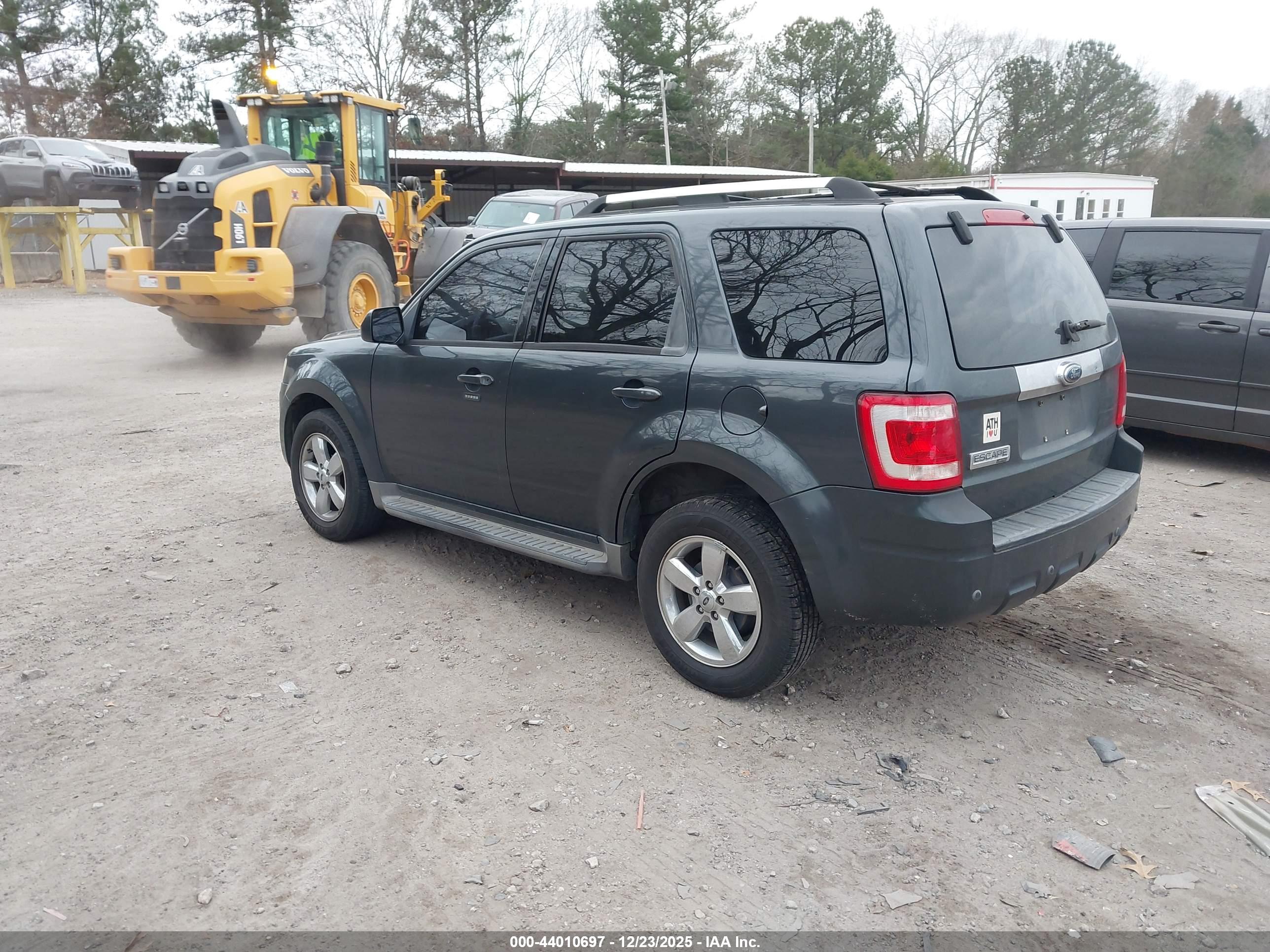 FORD ESCAPE image 3