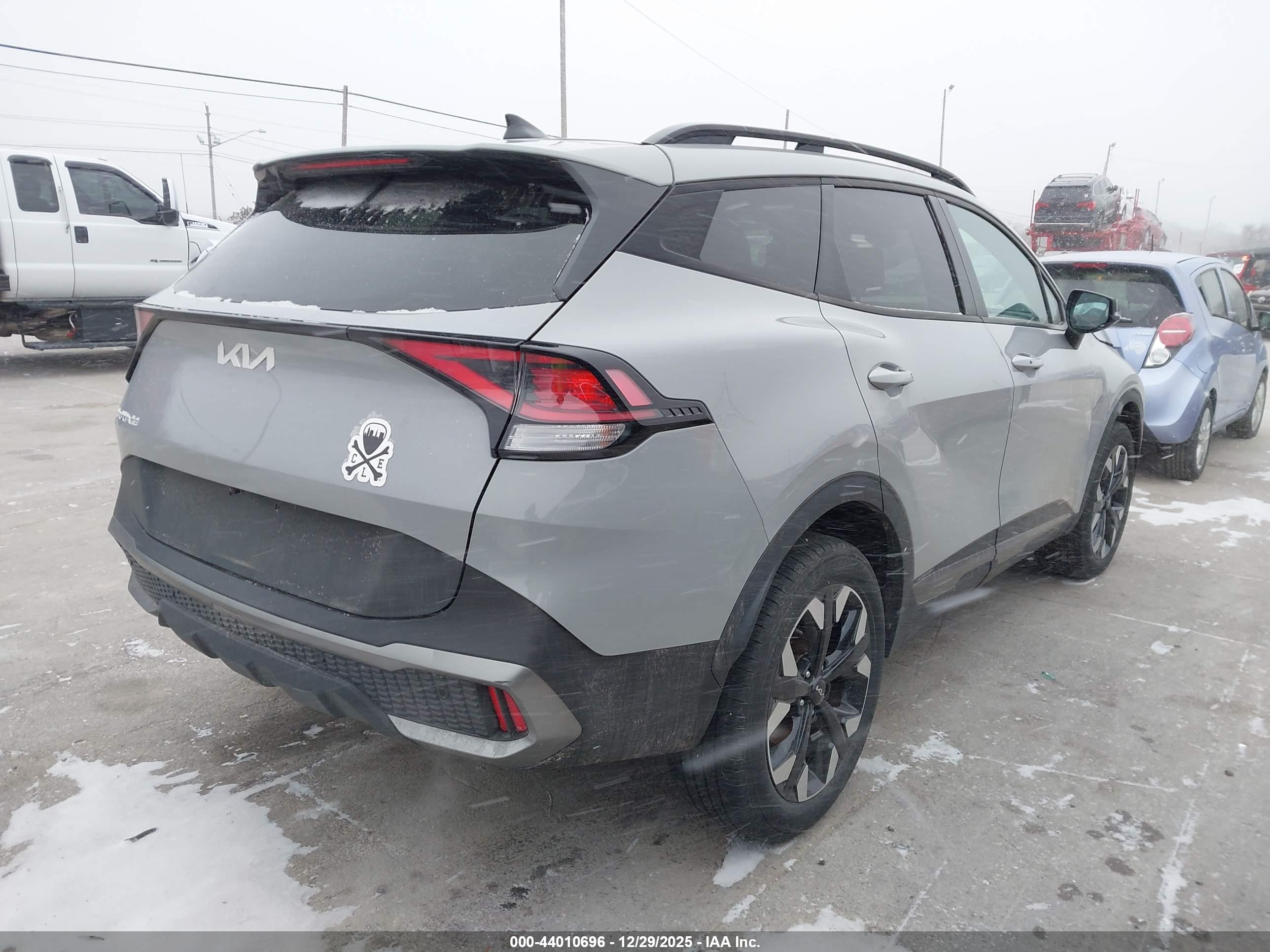 KIA SPORTAGE image 4