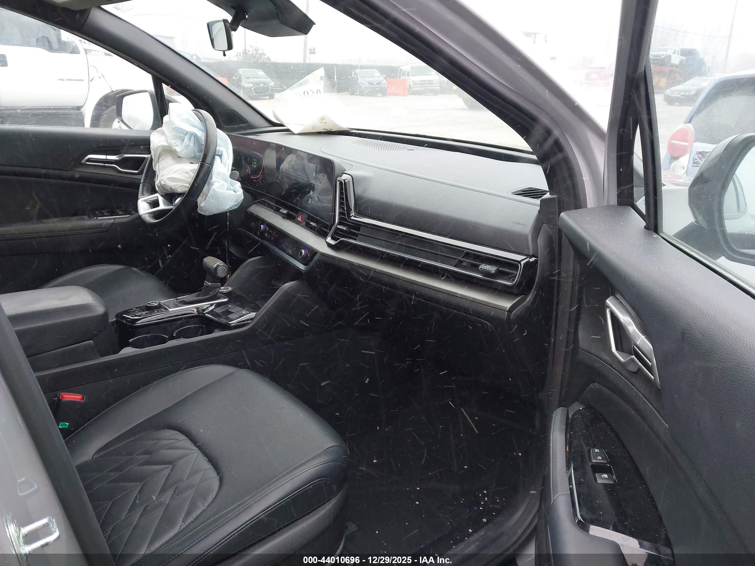KIA SPORTAGE image 5
