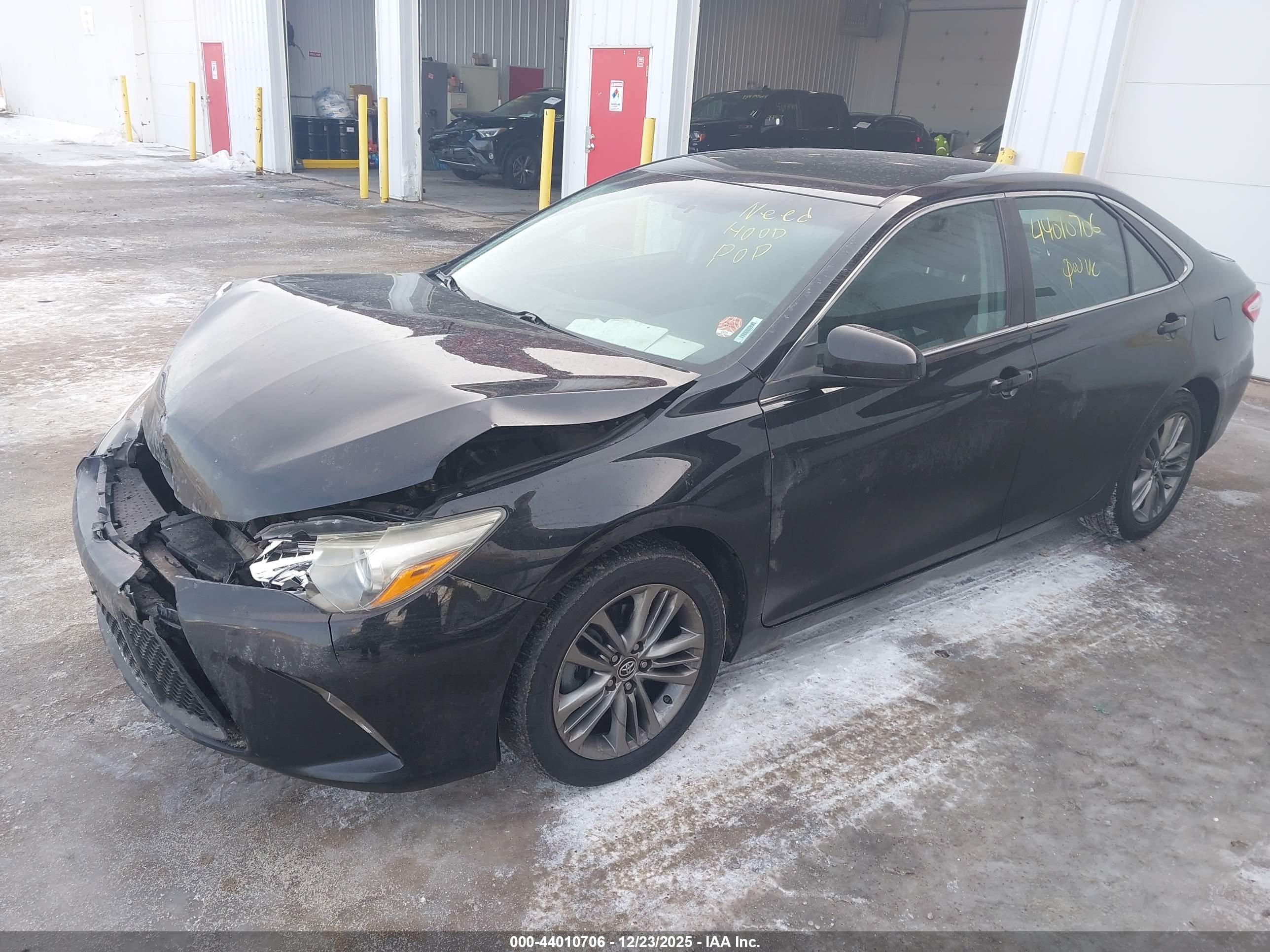 TOYOTA CAMRY image 2