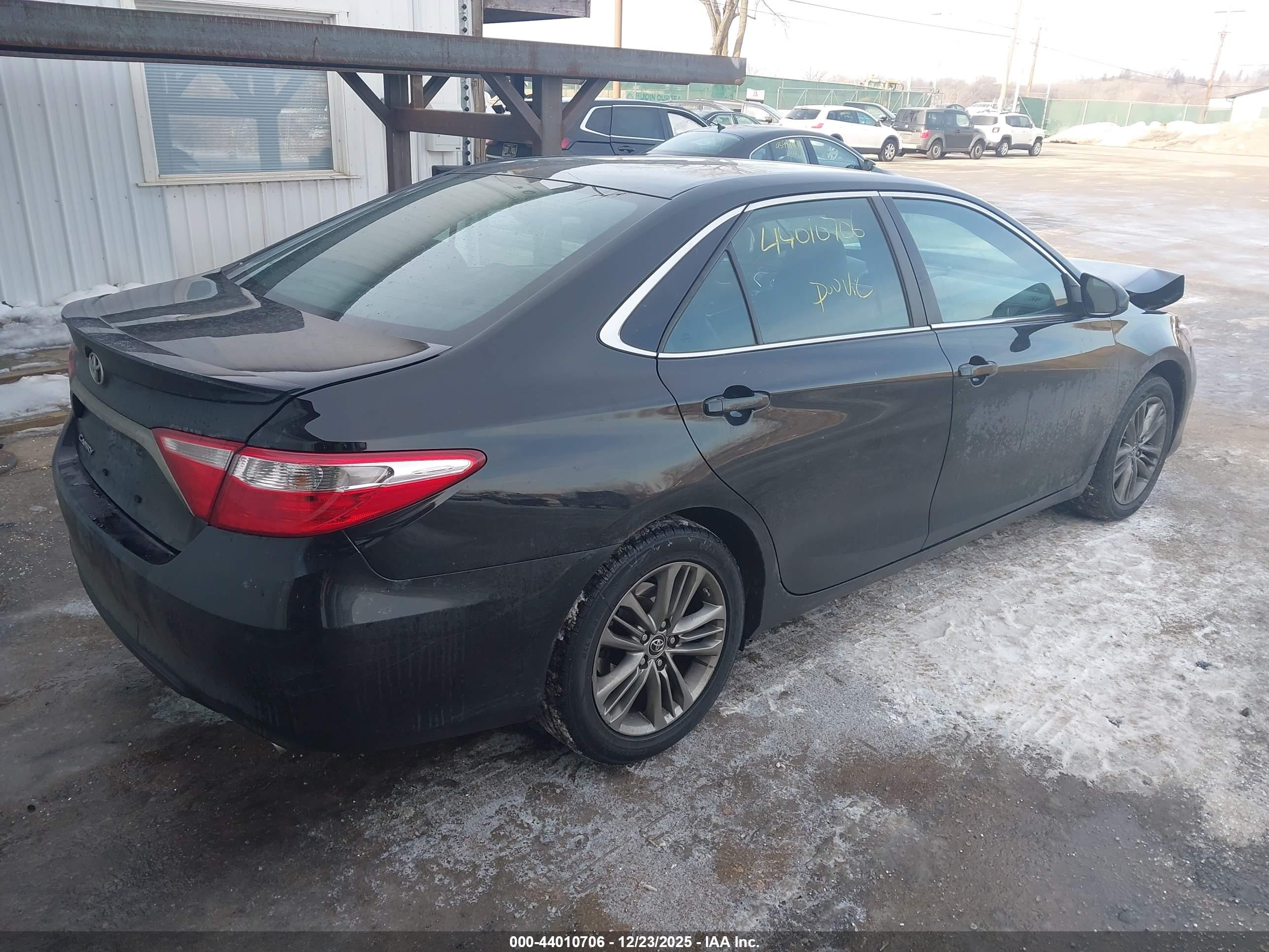 TOYOTA CAMRY image 4