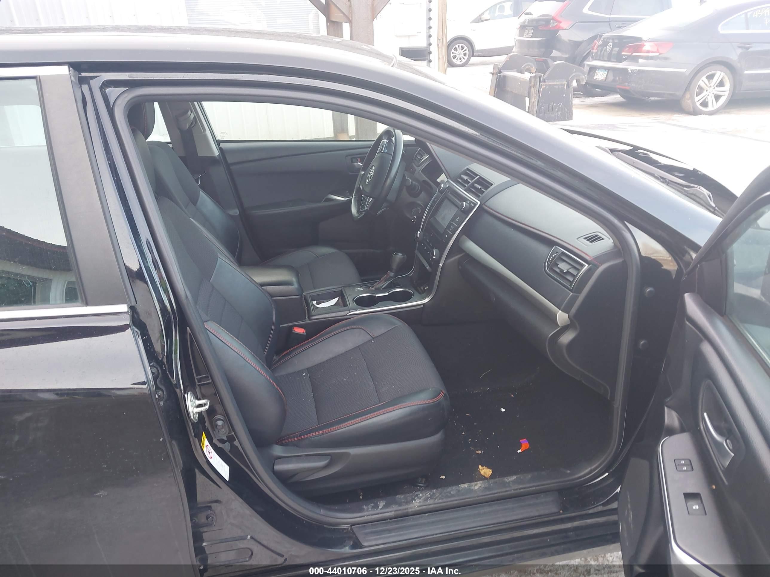 TOYOTA CAMRY image 5