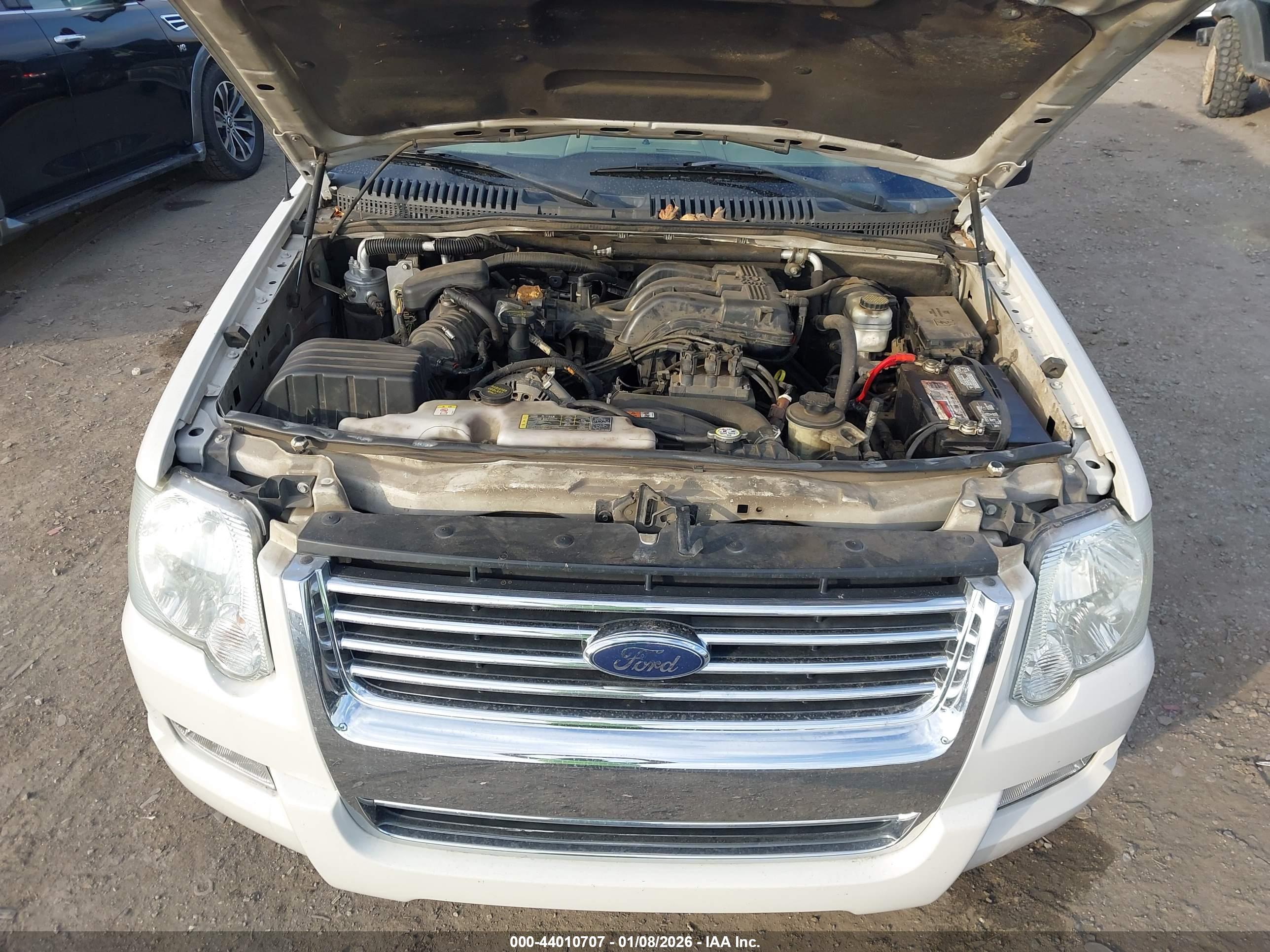 FORD EXPLORER image 10