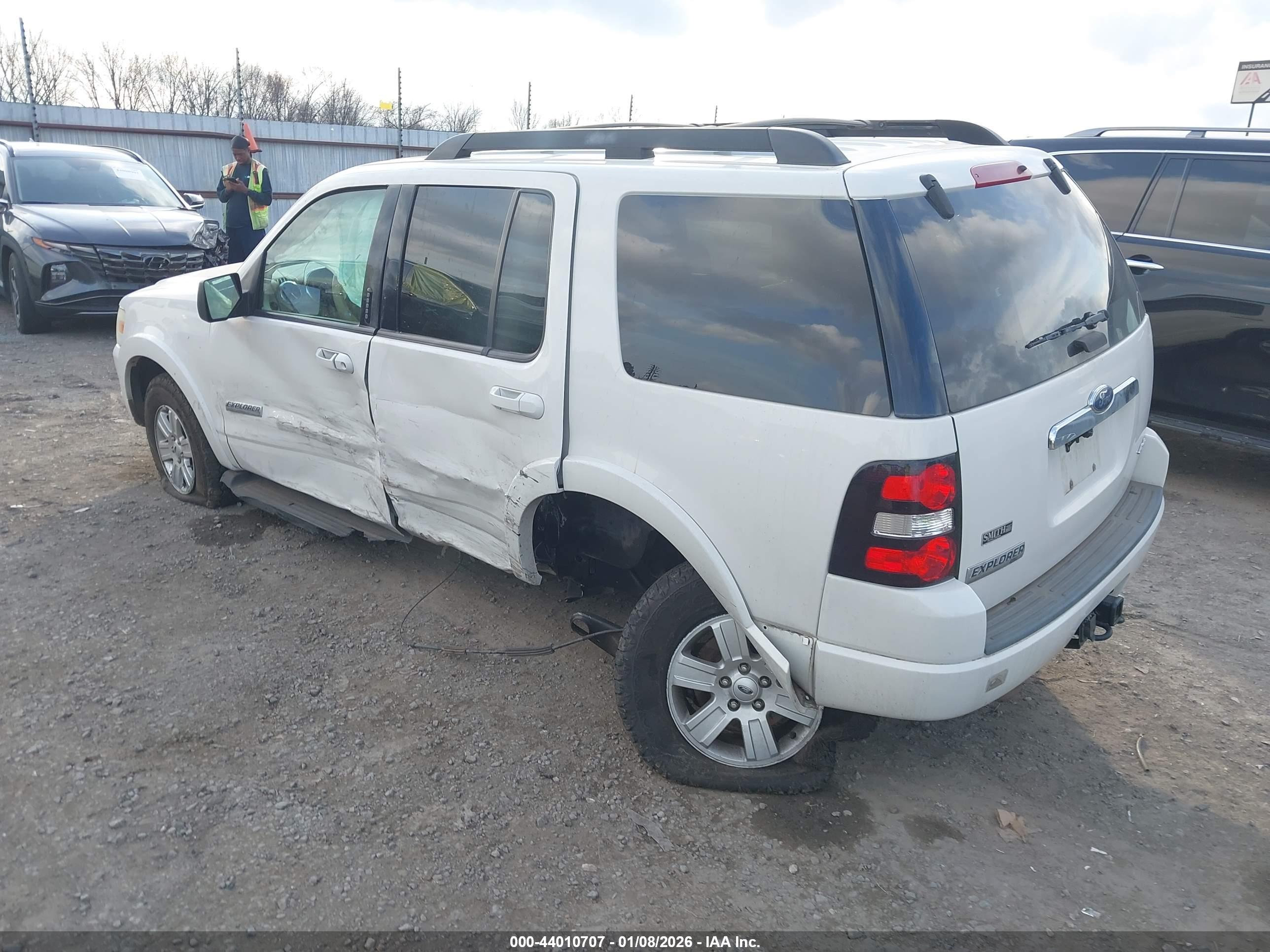 FORD EXPLORER image 3