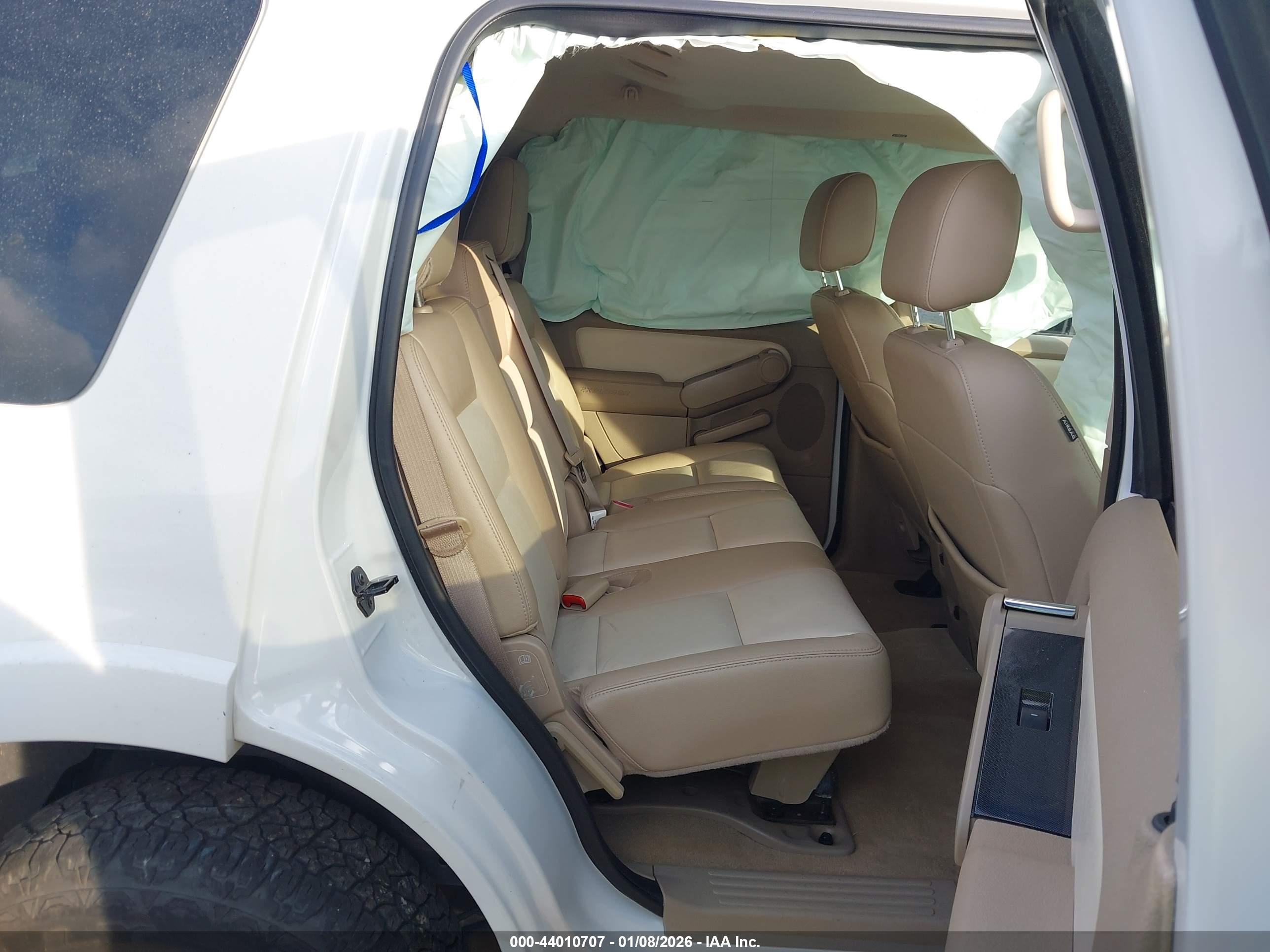 FORD EXPLORER image 8