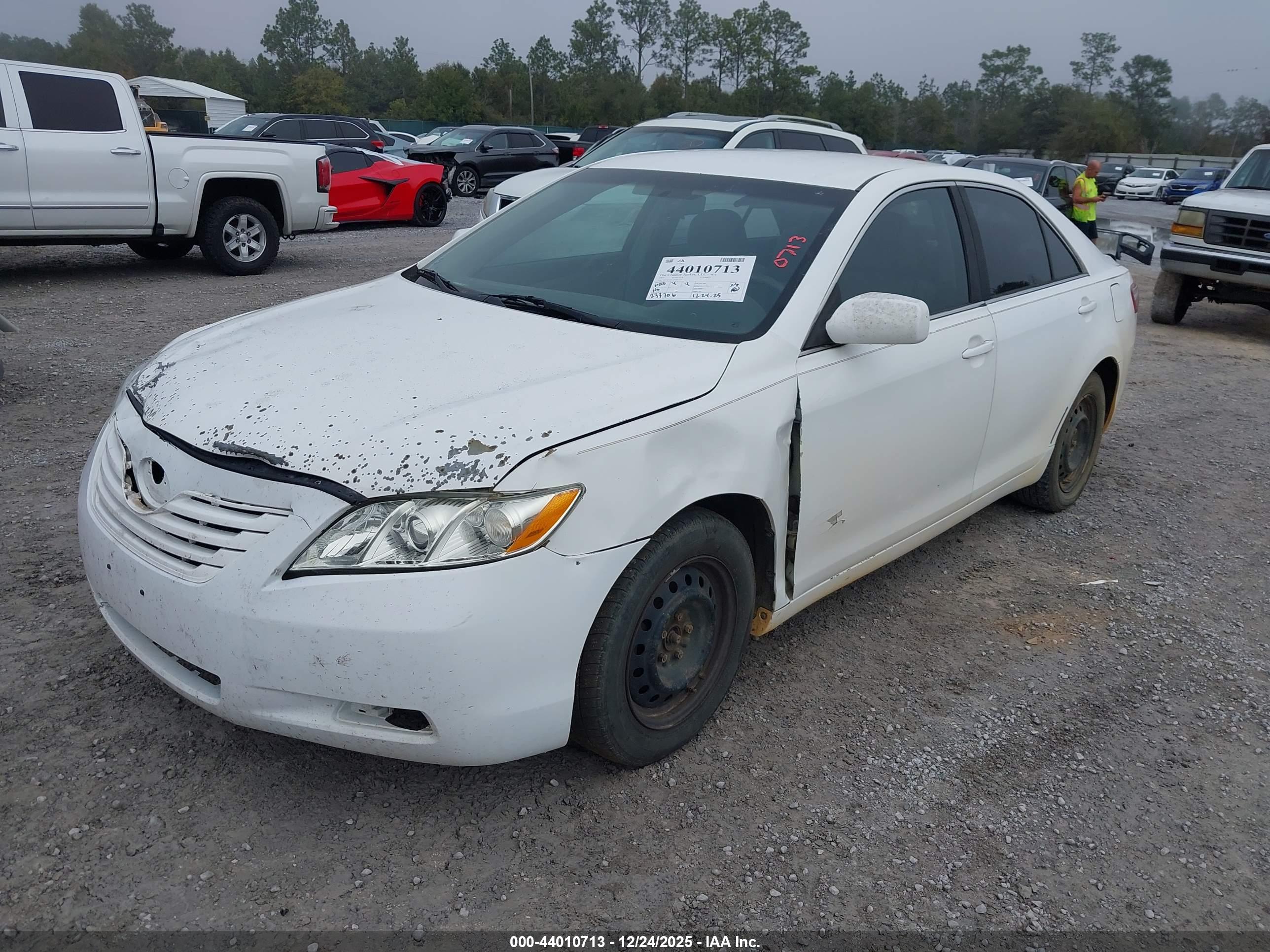 TOYOTA CAMRY image 2
