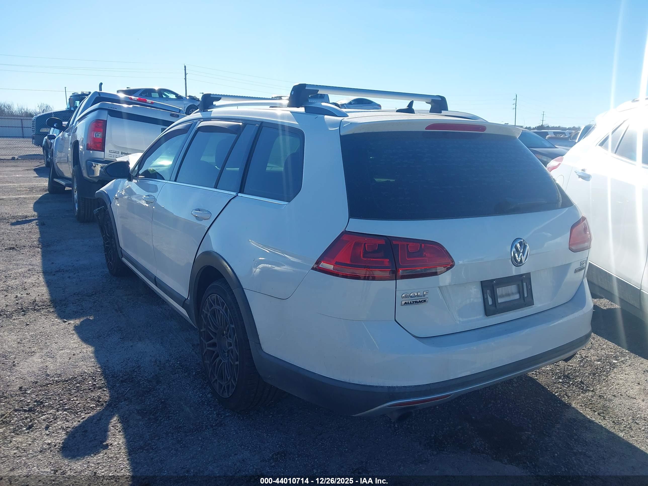 VOLKSWAGEN GOLF image 3