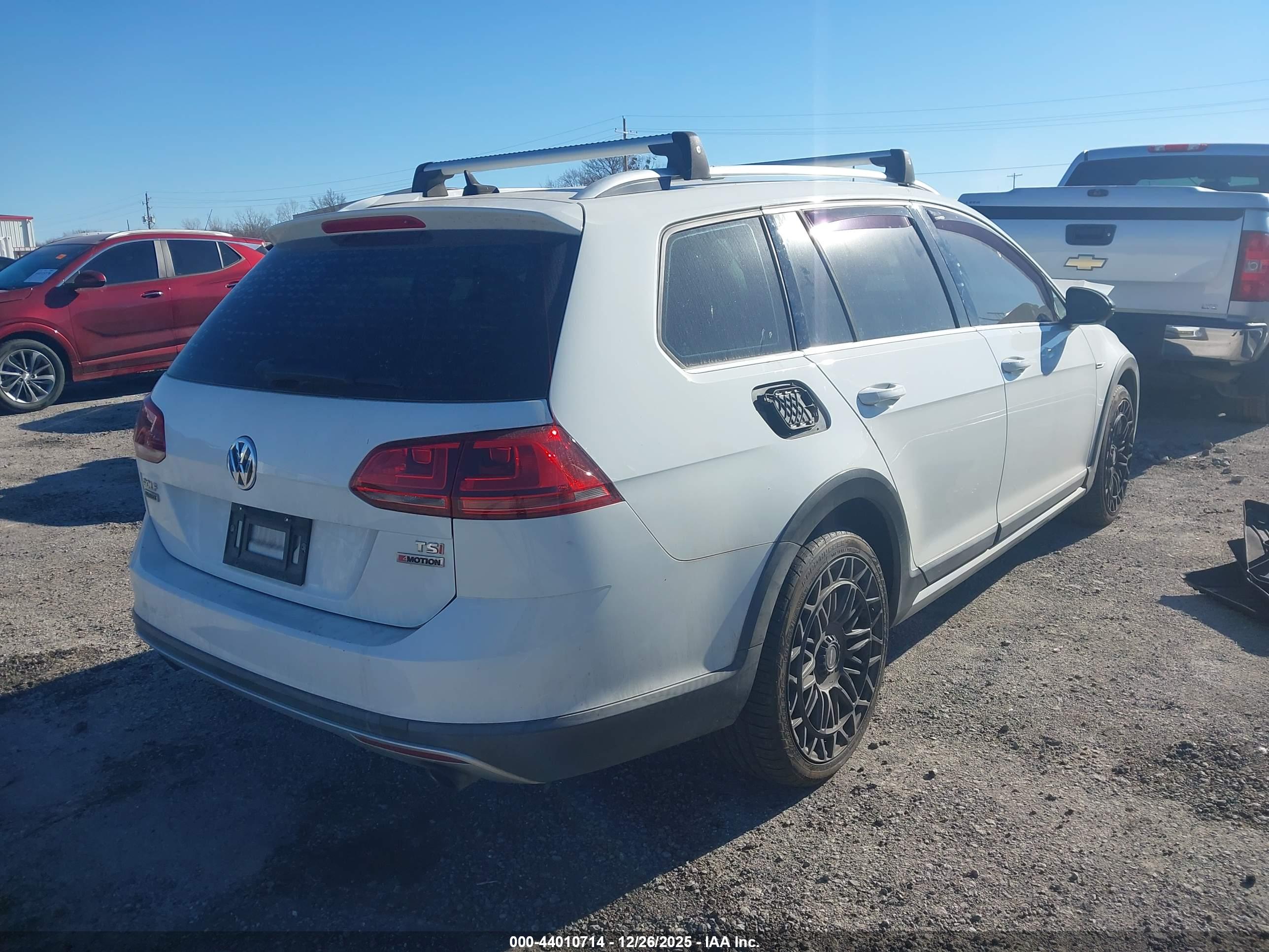 VOLKSWAGEN GOLF image 4