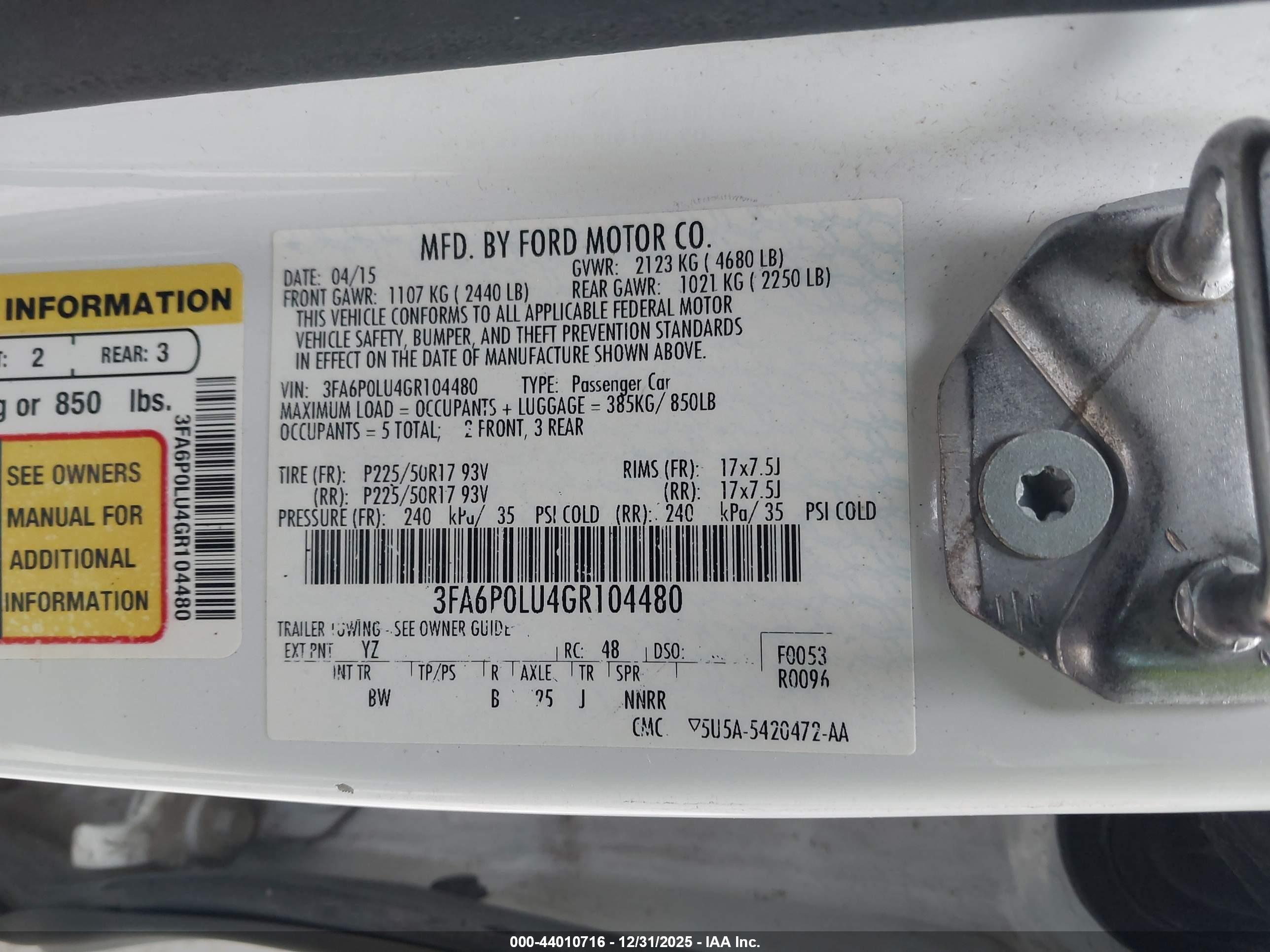 FORD FUSION image 9