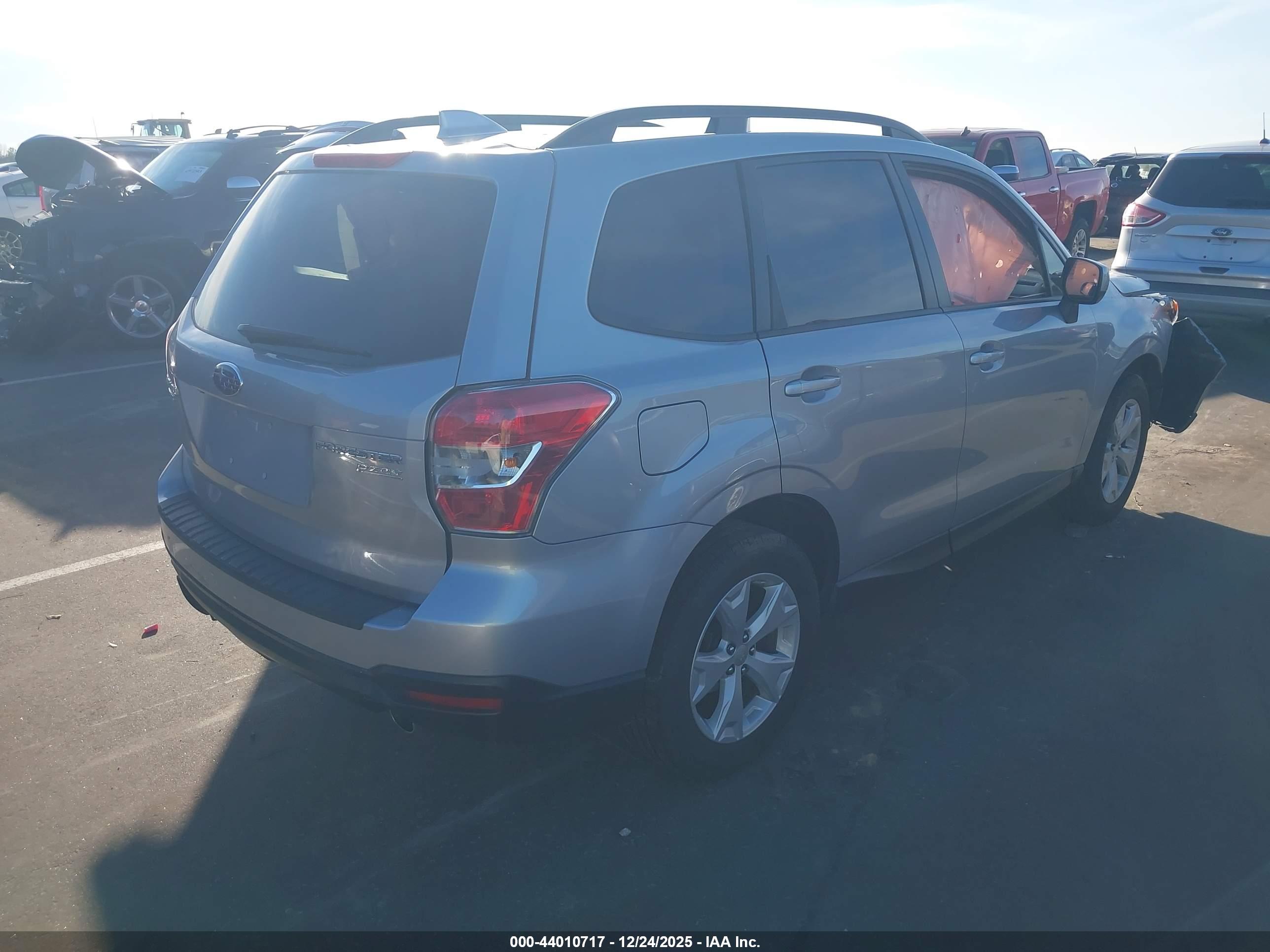 SUBARU FORESTER image 4