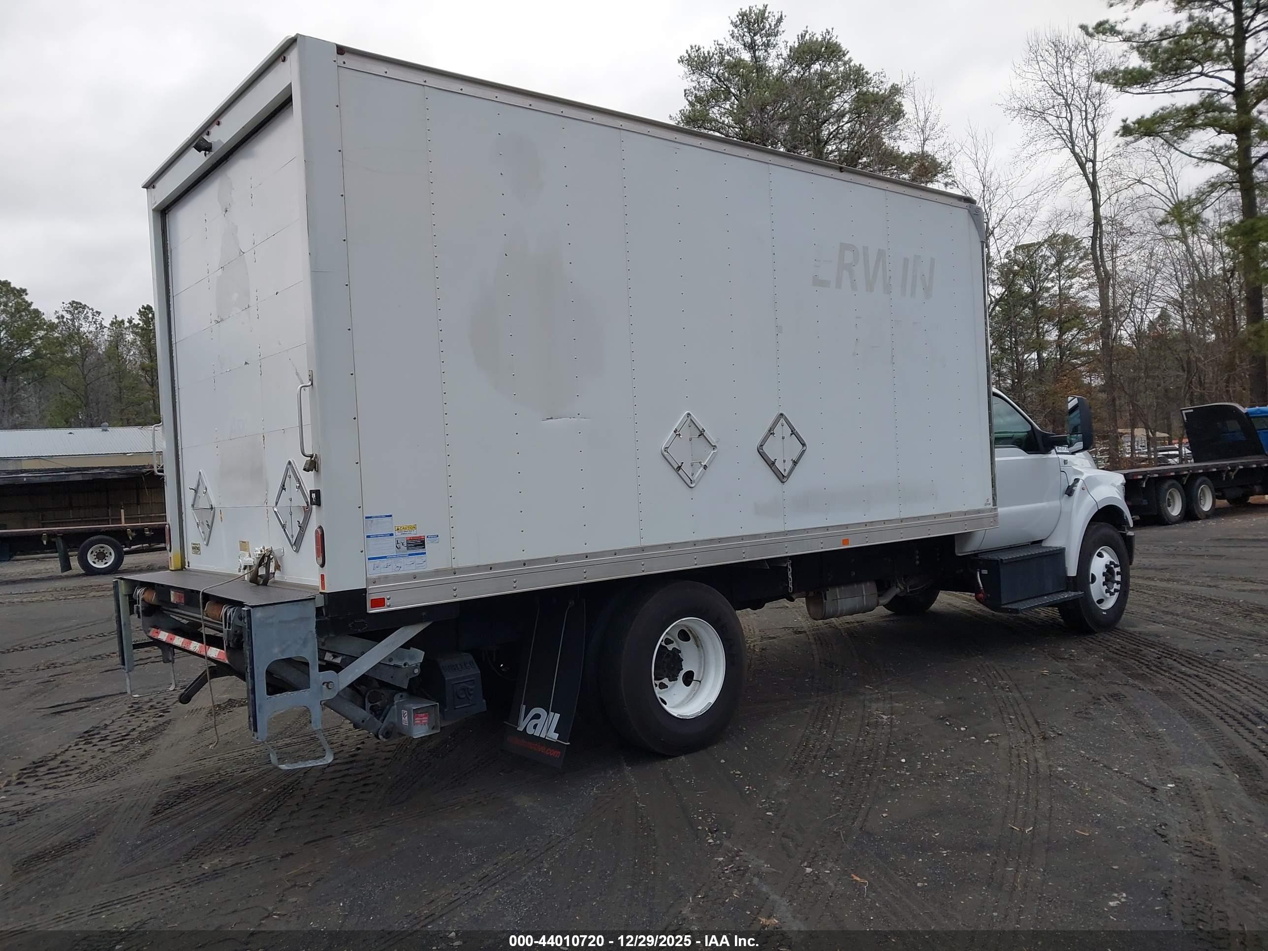 FORD F-650 image 4