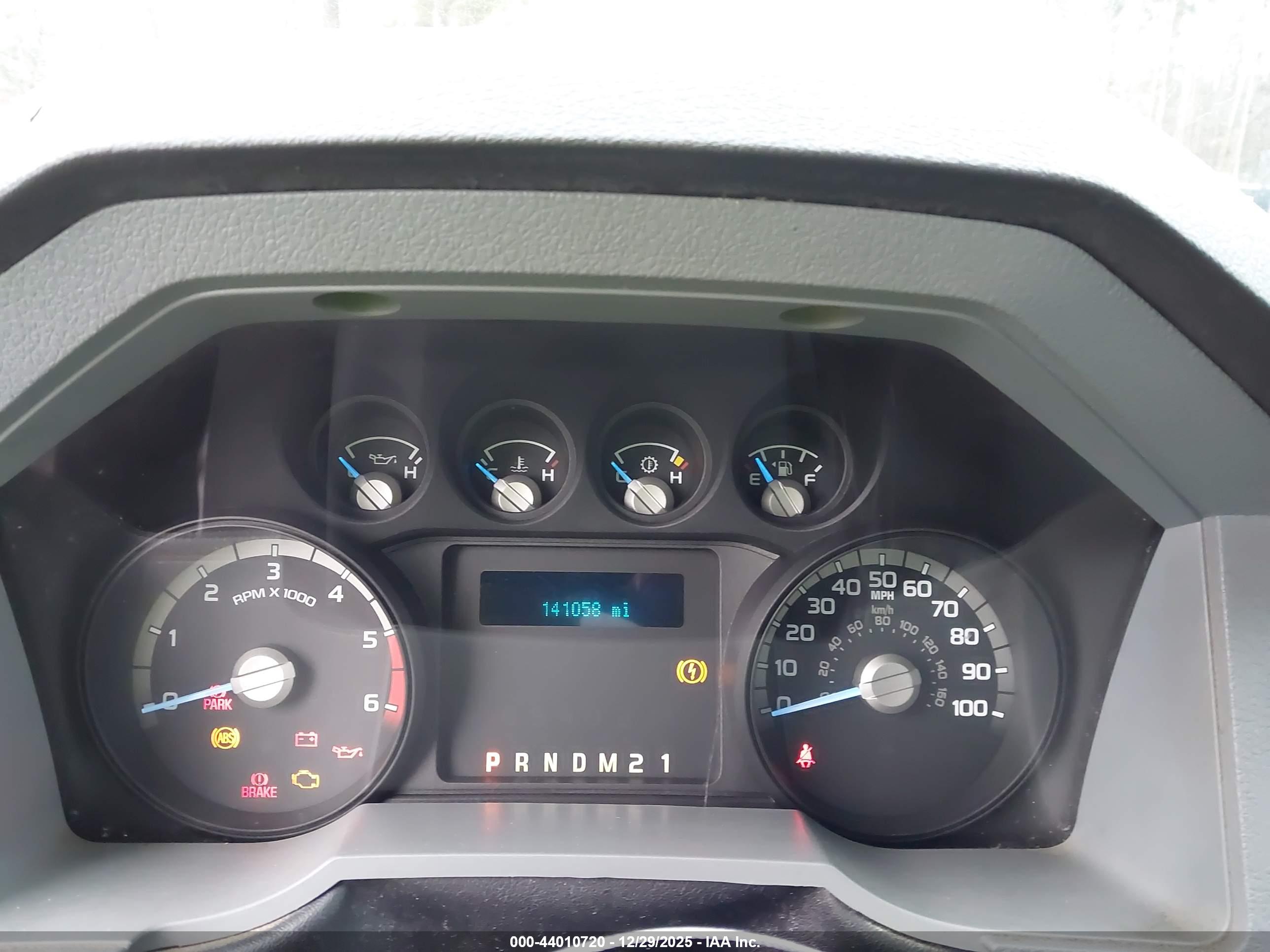 FORD F-650 image 6