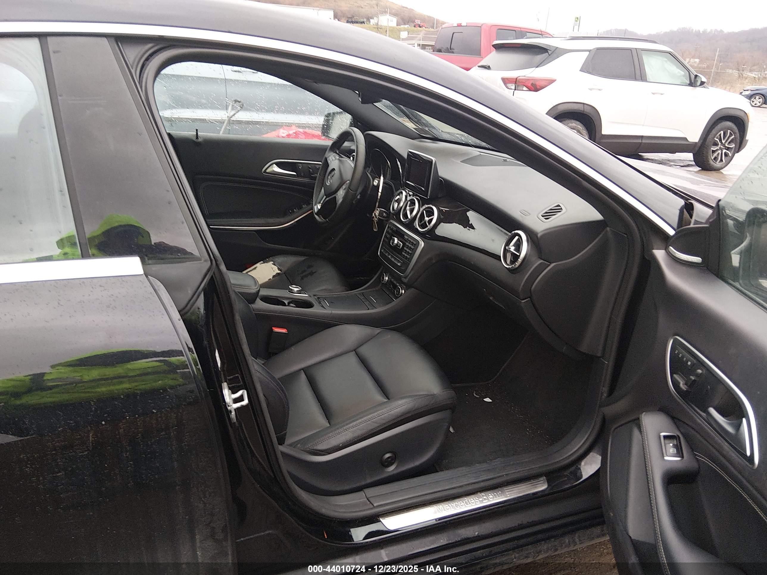 MERCEDES-BENZ CLA image 5