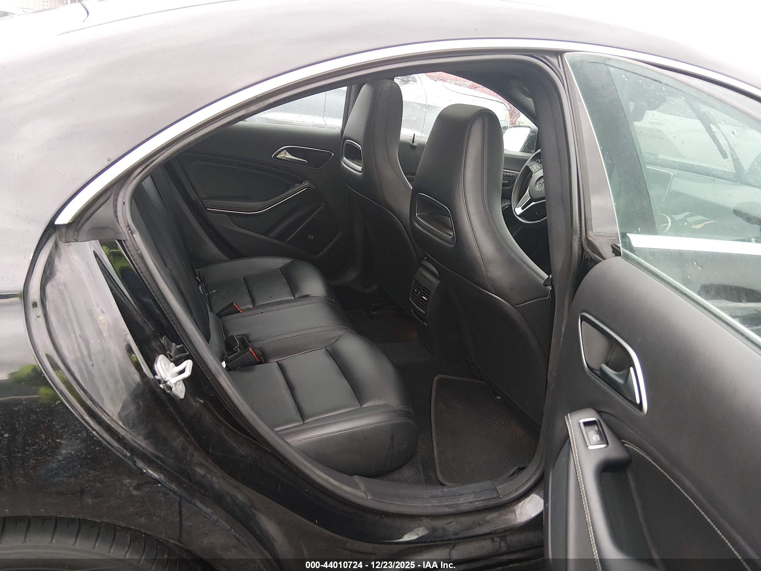MERCEDES-BENZ CLA image 8