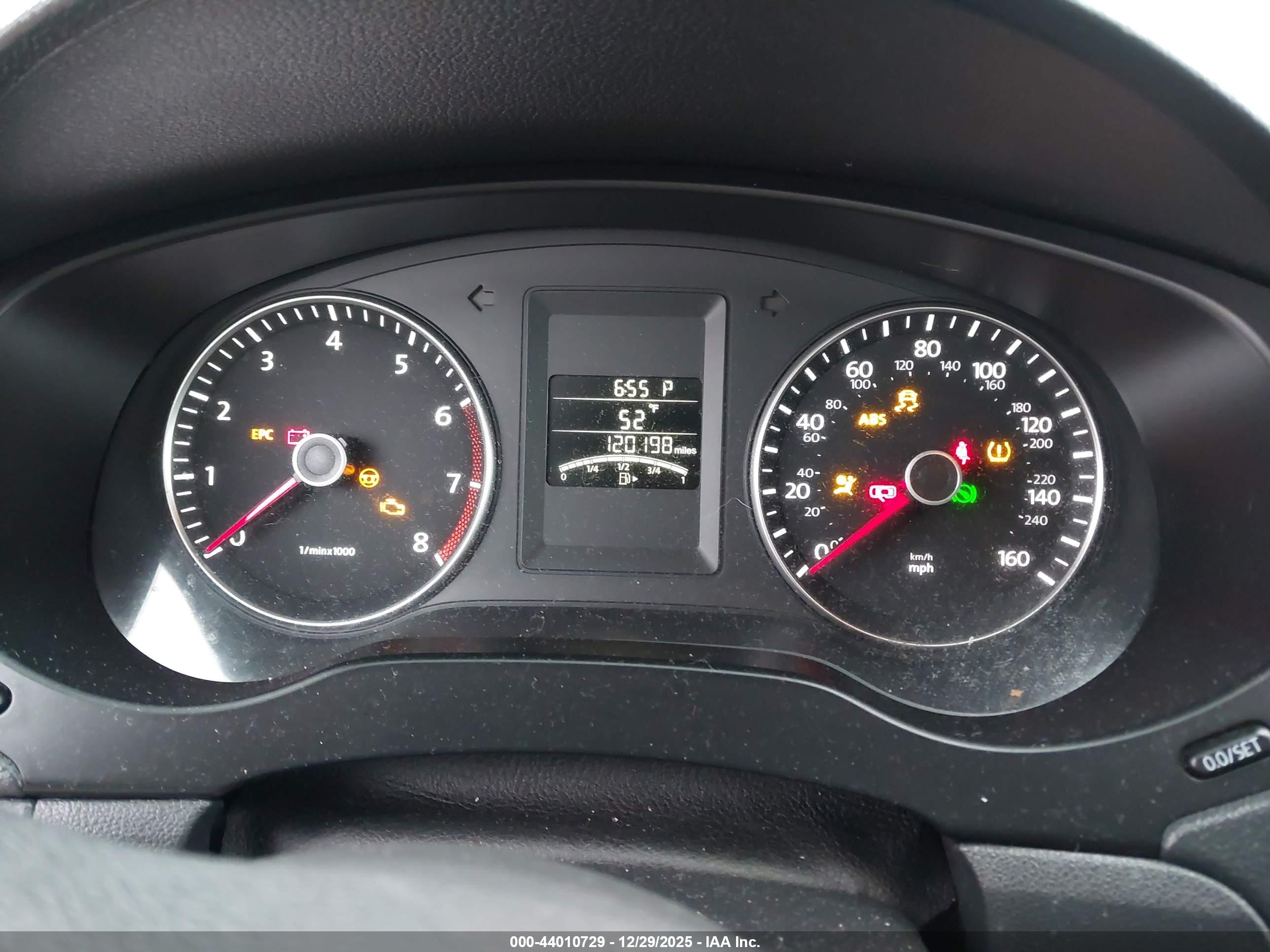 VOLKSWAGEN JETTA image 7
