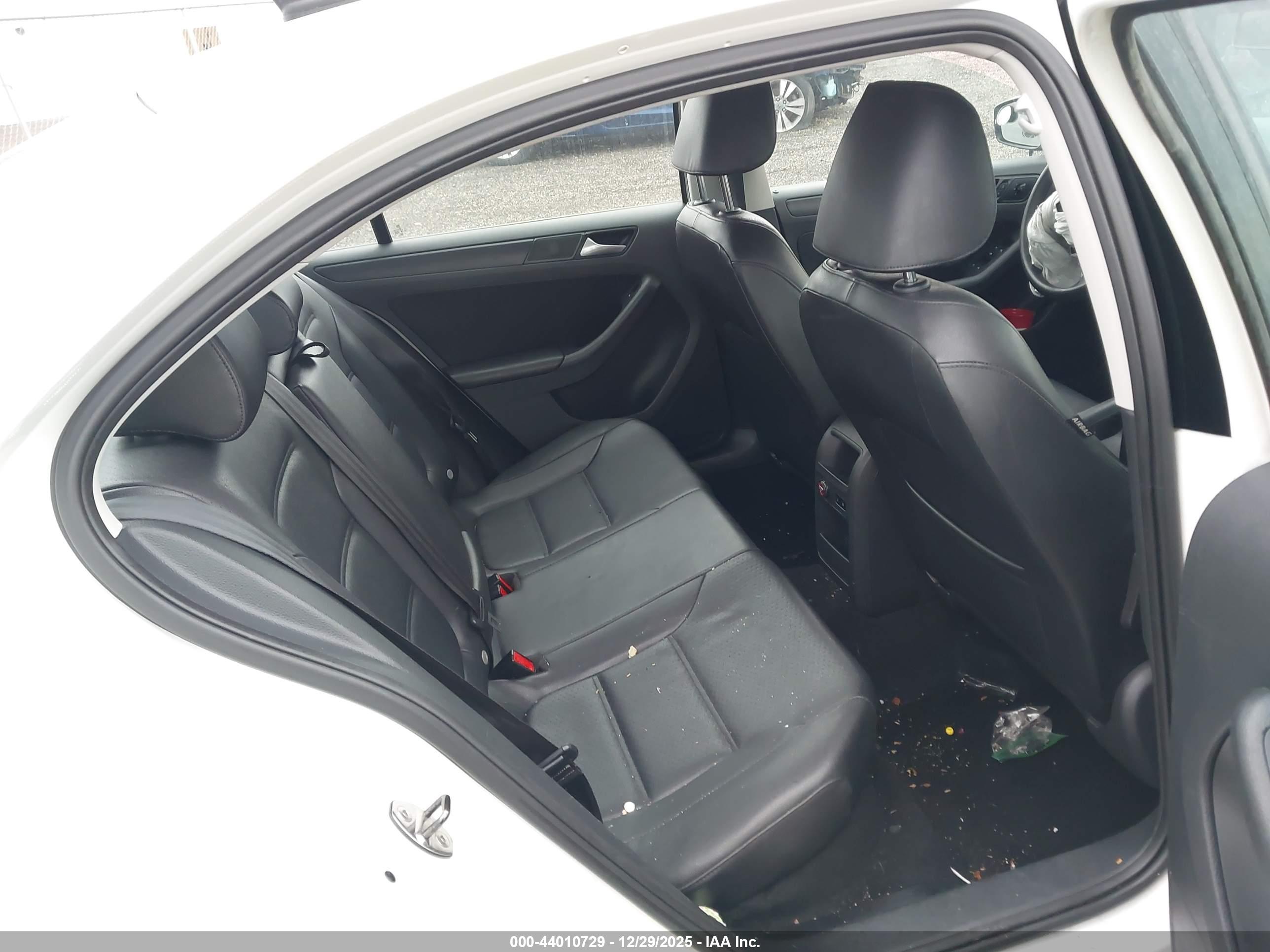 VOLKSWAGEN JETTA image 8
