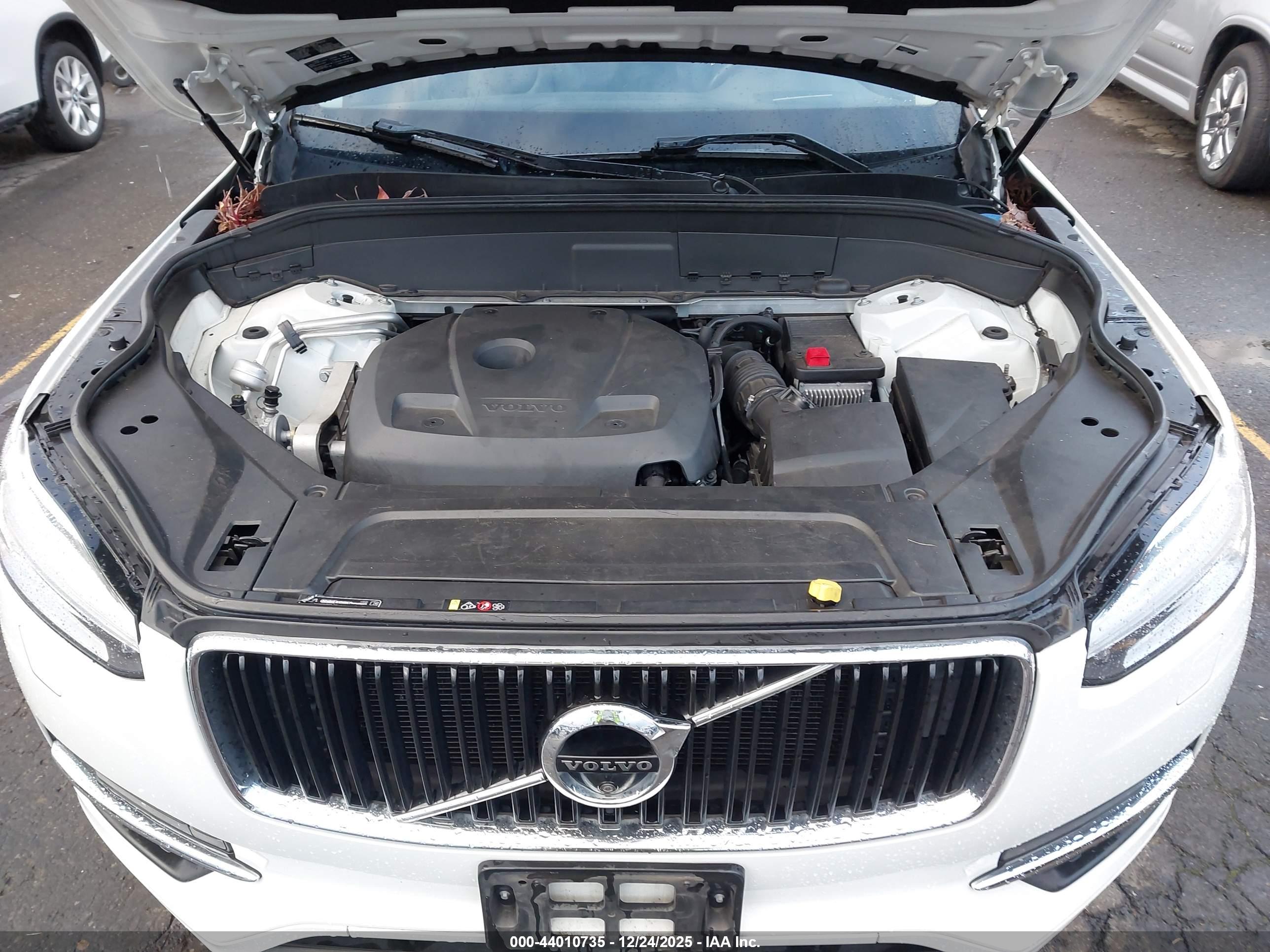 VOLVO XC90 image 10