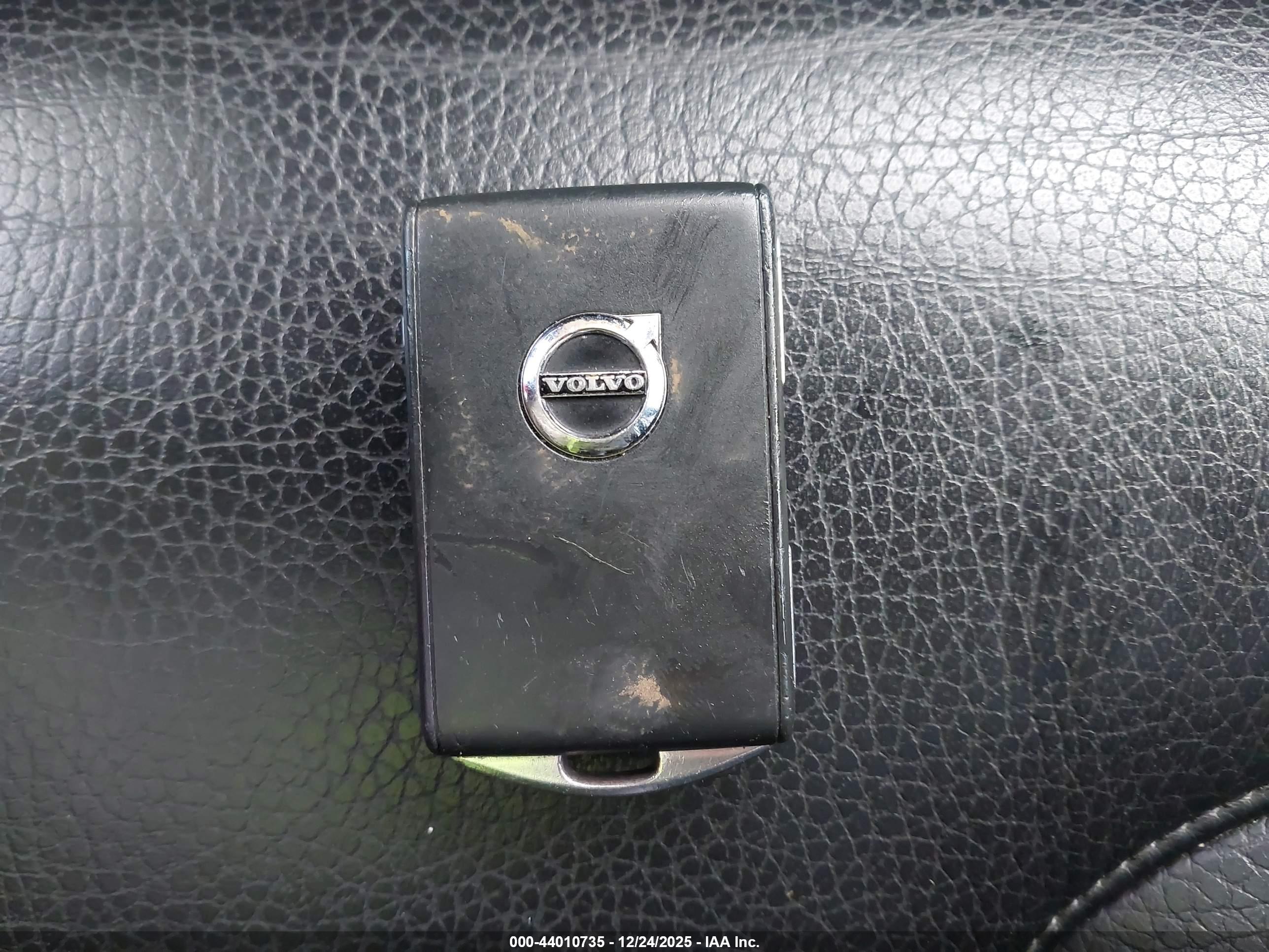 VOLVO XC90 image 11