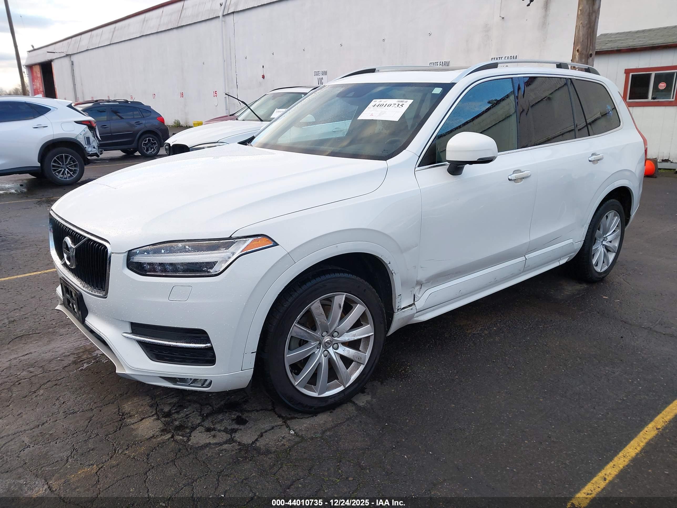 VOLVO XC90 image 2