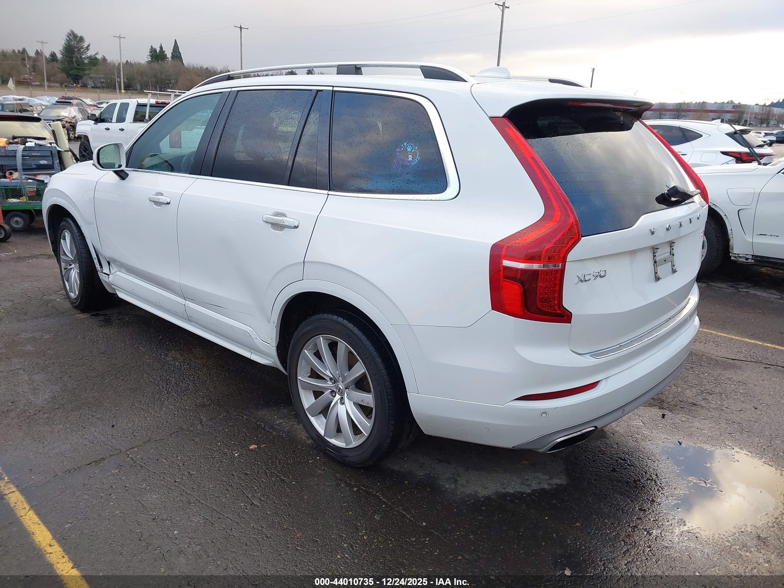 VOLVO XC90 image 3
