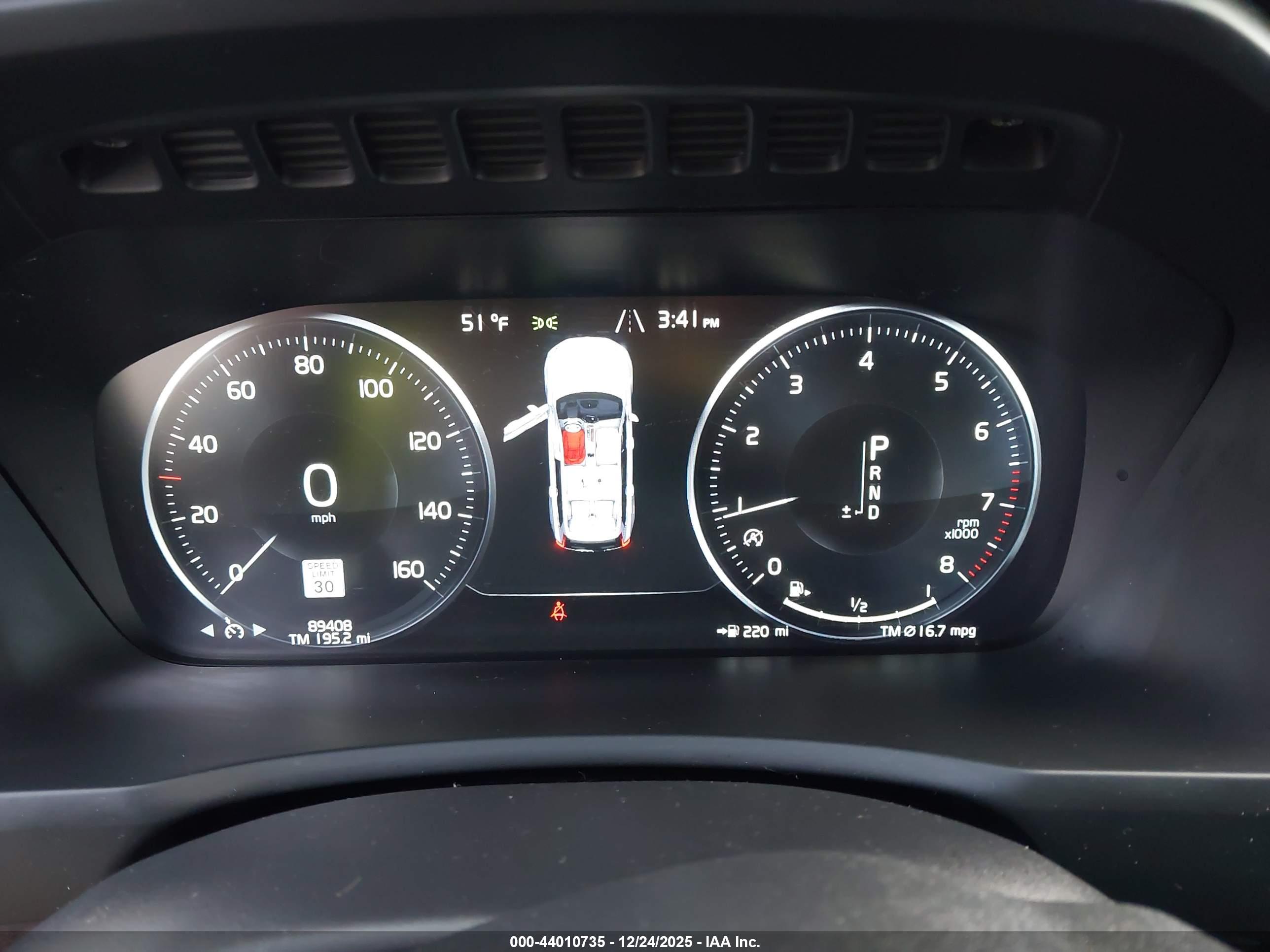 VOLVO XC90 image 7