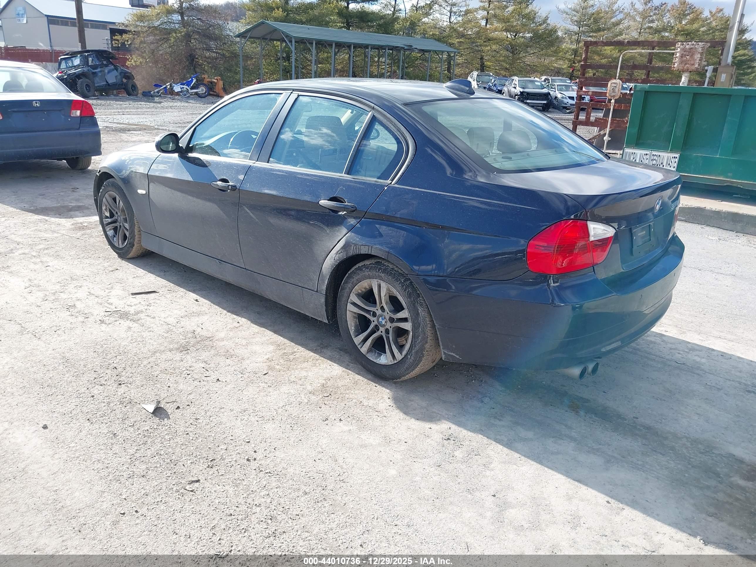 BMW 328I image 3