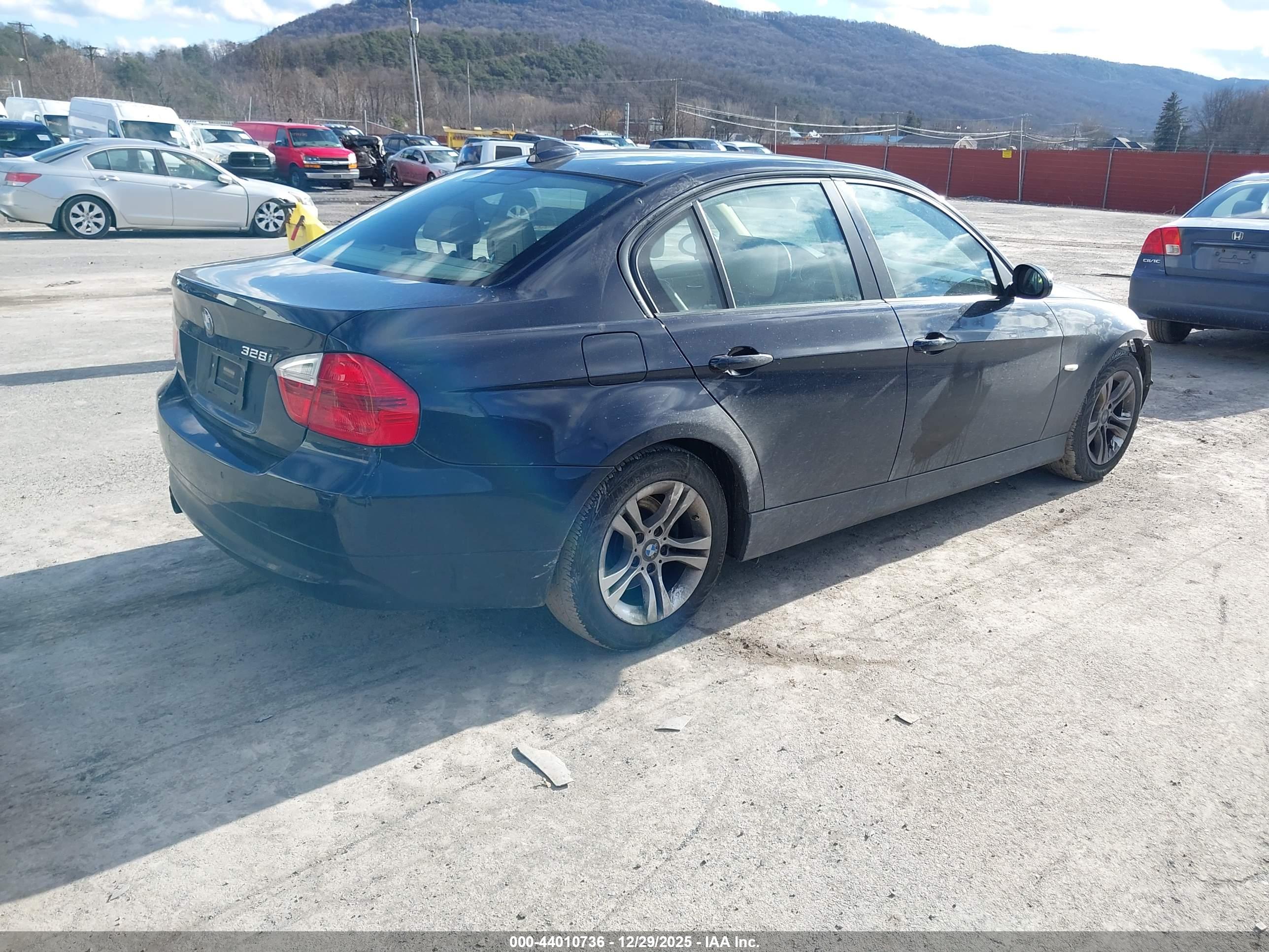 BMW 328I image 4