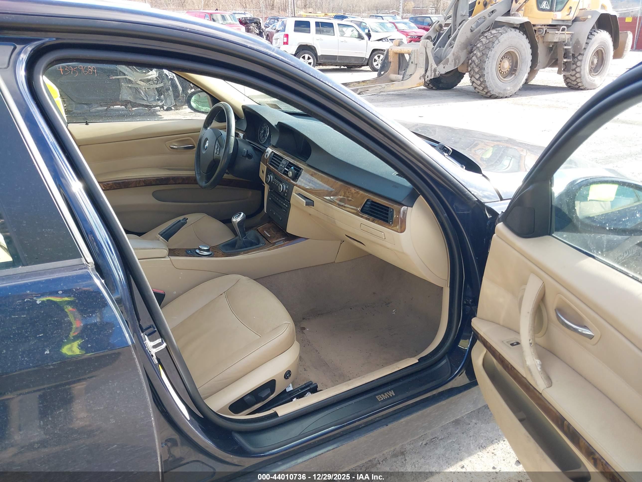 BMW 328I image 5