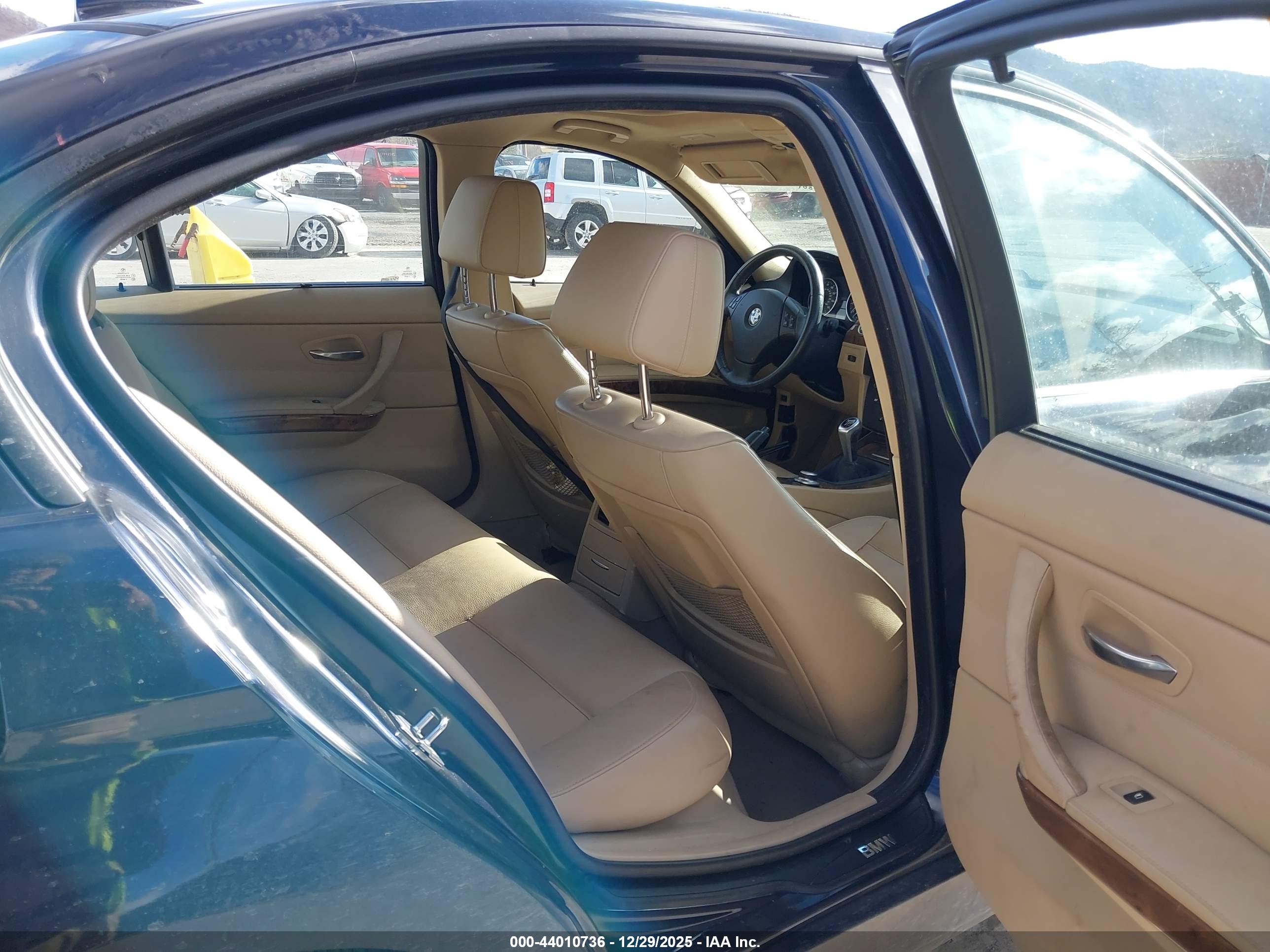 BMW 328I image 8