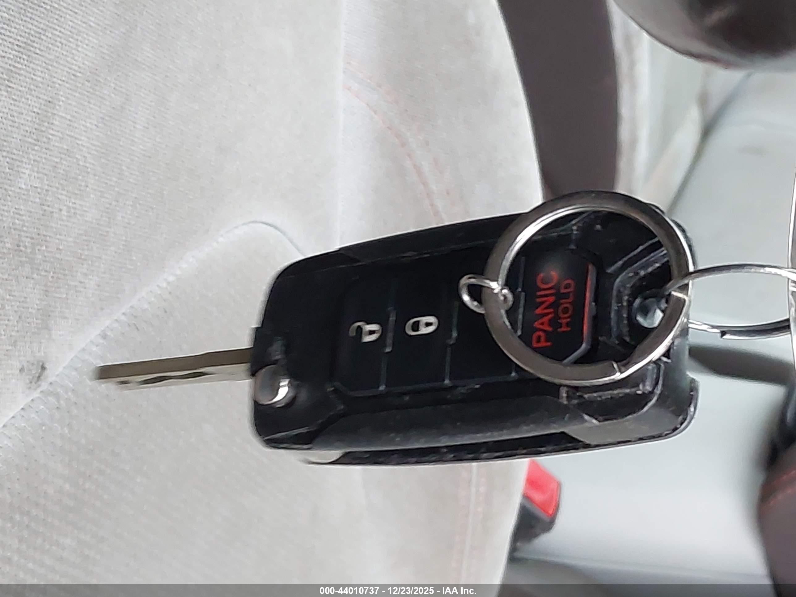 JEEP RENEGADE image 11